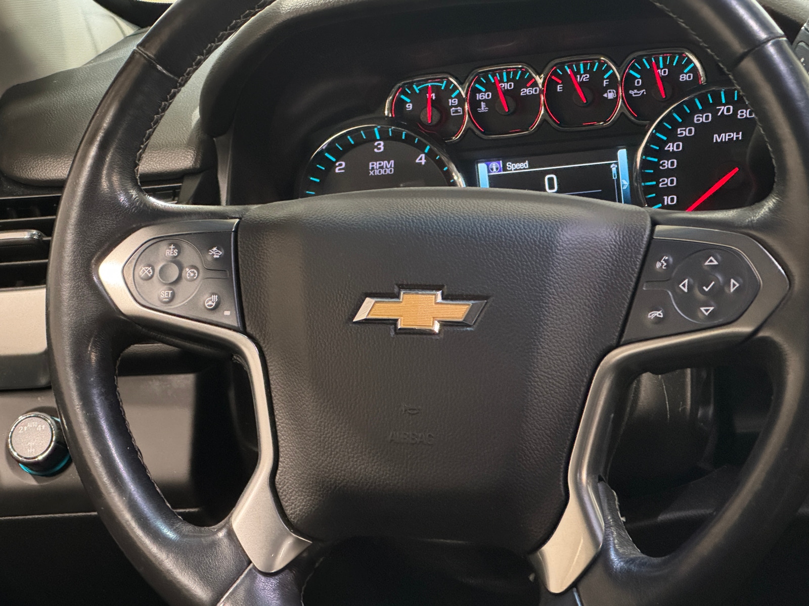Thumbnail: 2019 Chevrolet Tahoe - 4