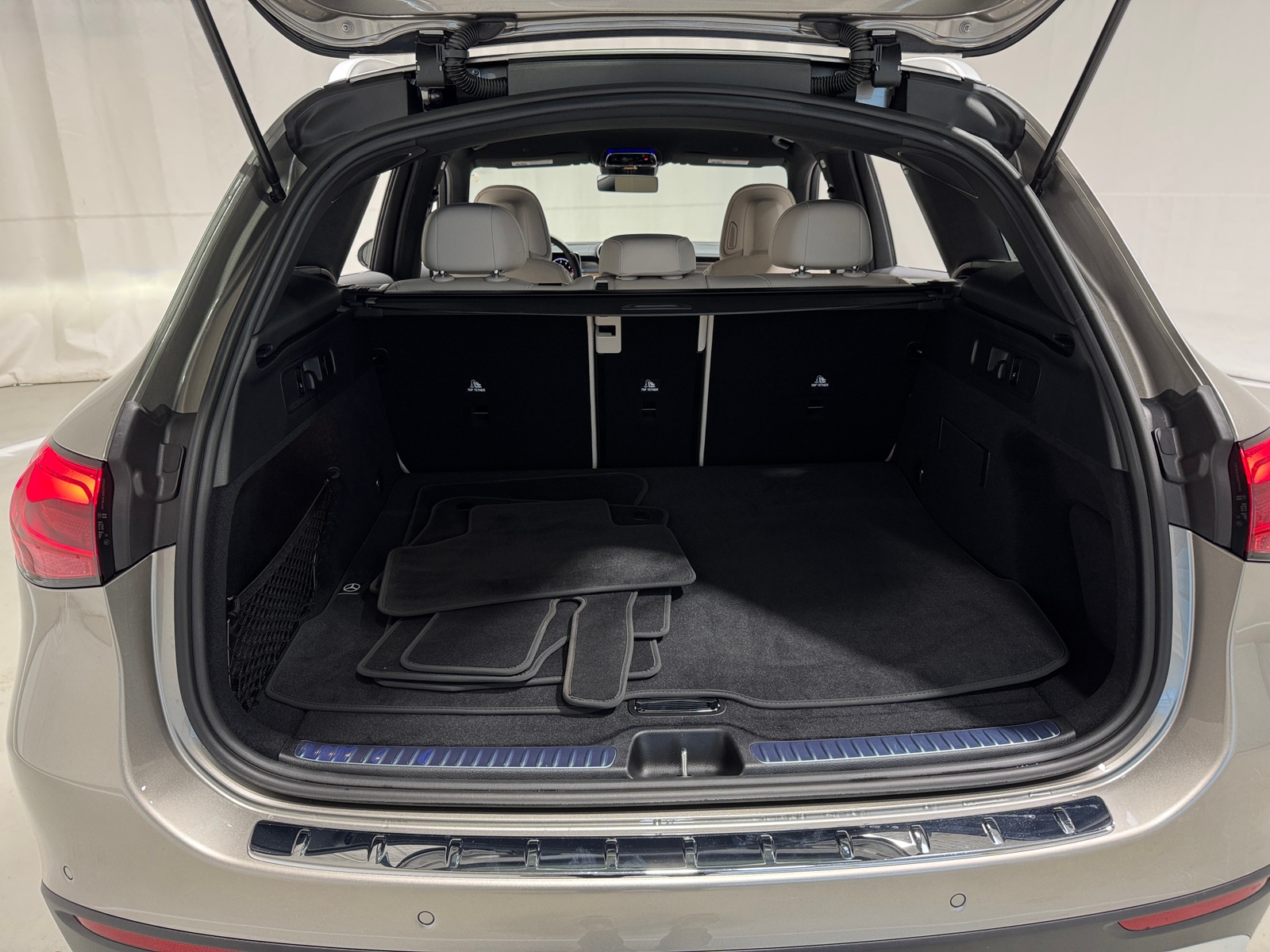 Thumbnail: 2024 Mercedes-Benz GLC - 6