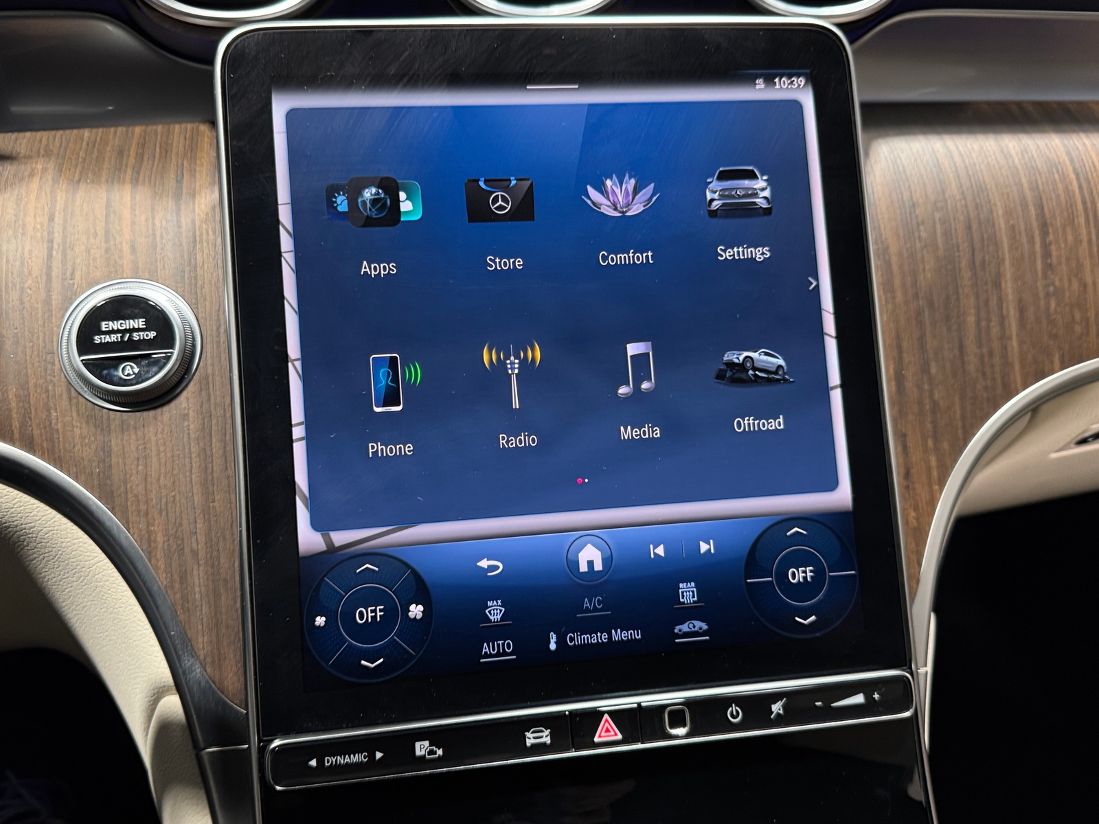 Thumbnail: 2024 Mercedes-Benz GLC - 3