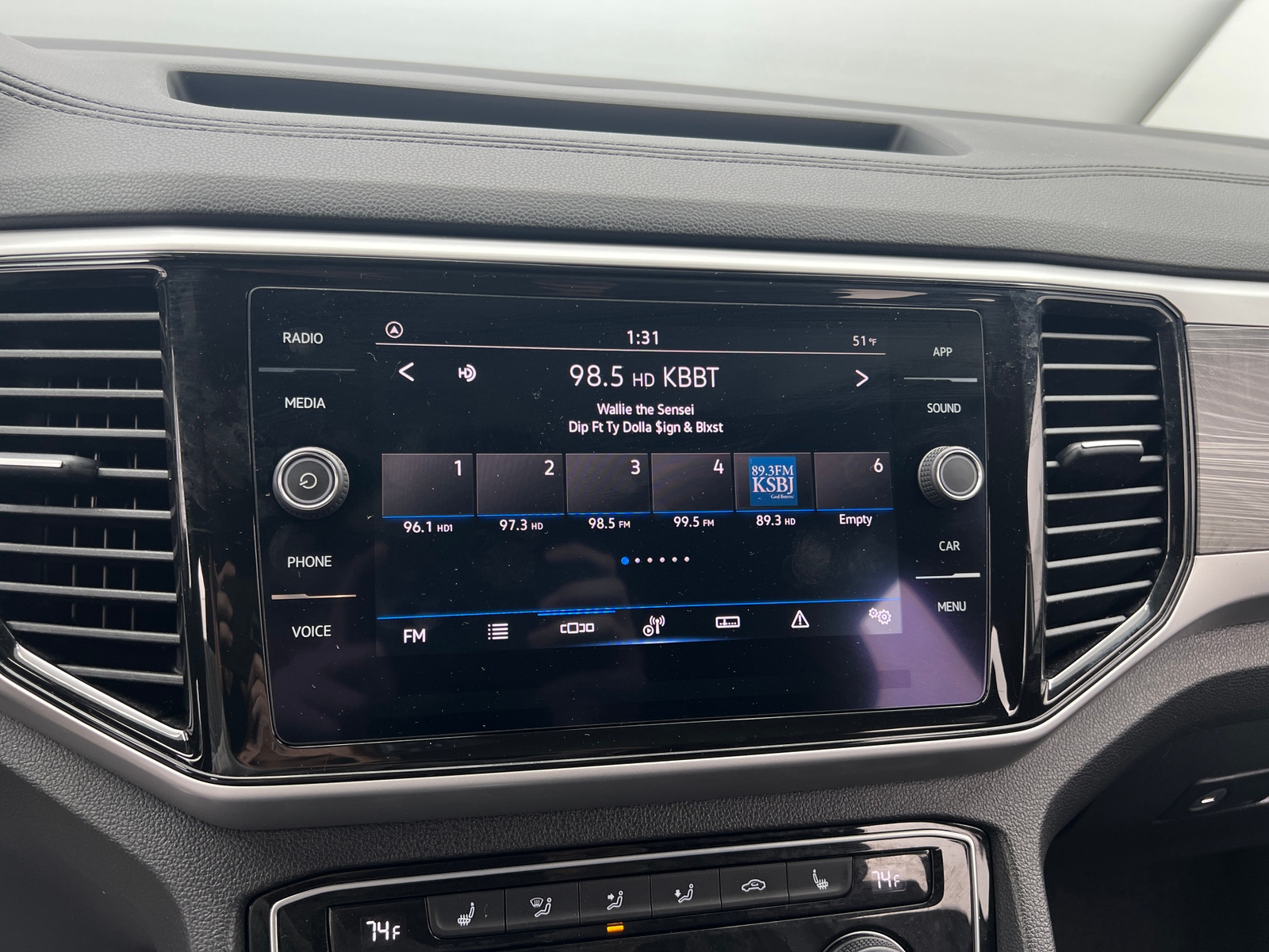 Thumbnail: 2022 Volkswagen Atlas - 3