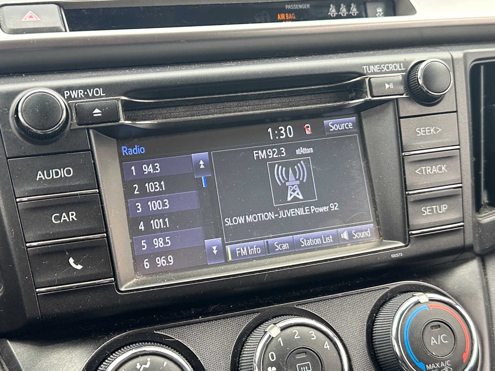 Thumbnail: 2018 Toyota RAV4 - 4