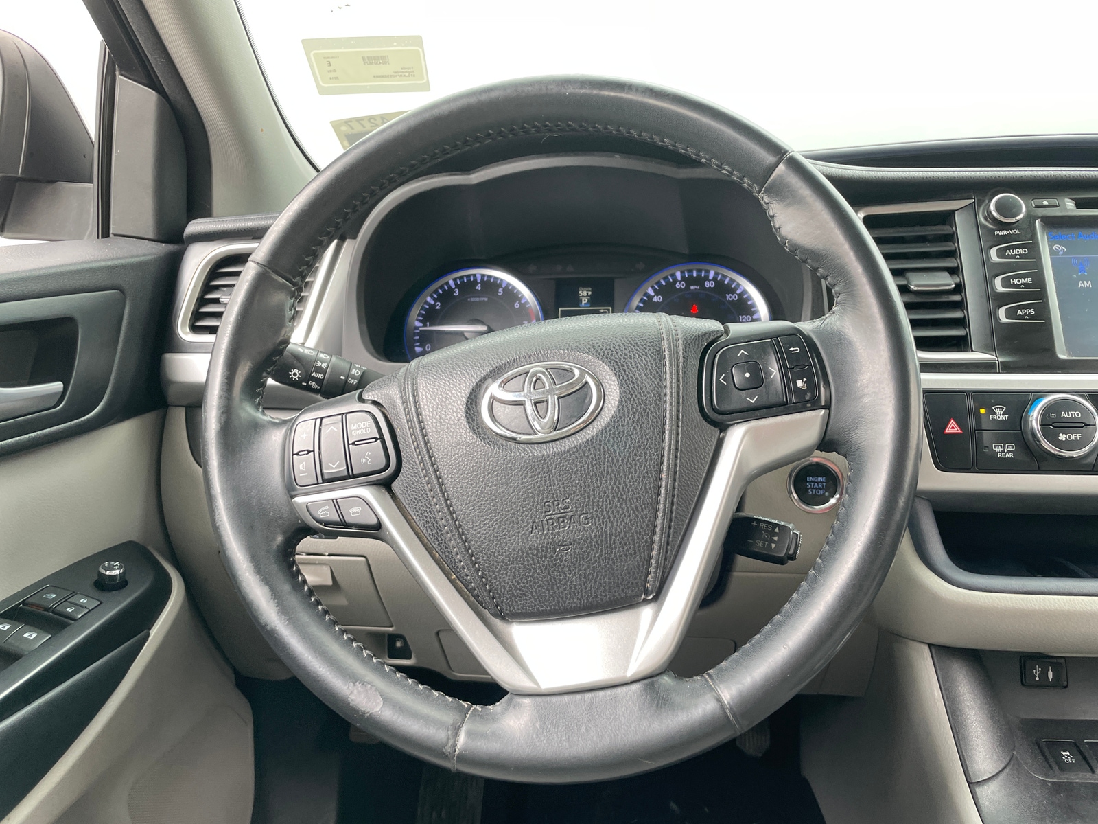 Thumbnail: 2014 Toyota Highlander - 4