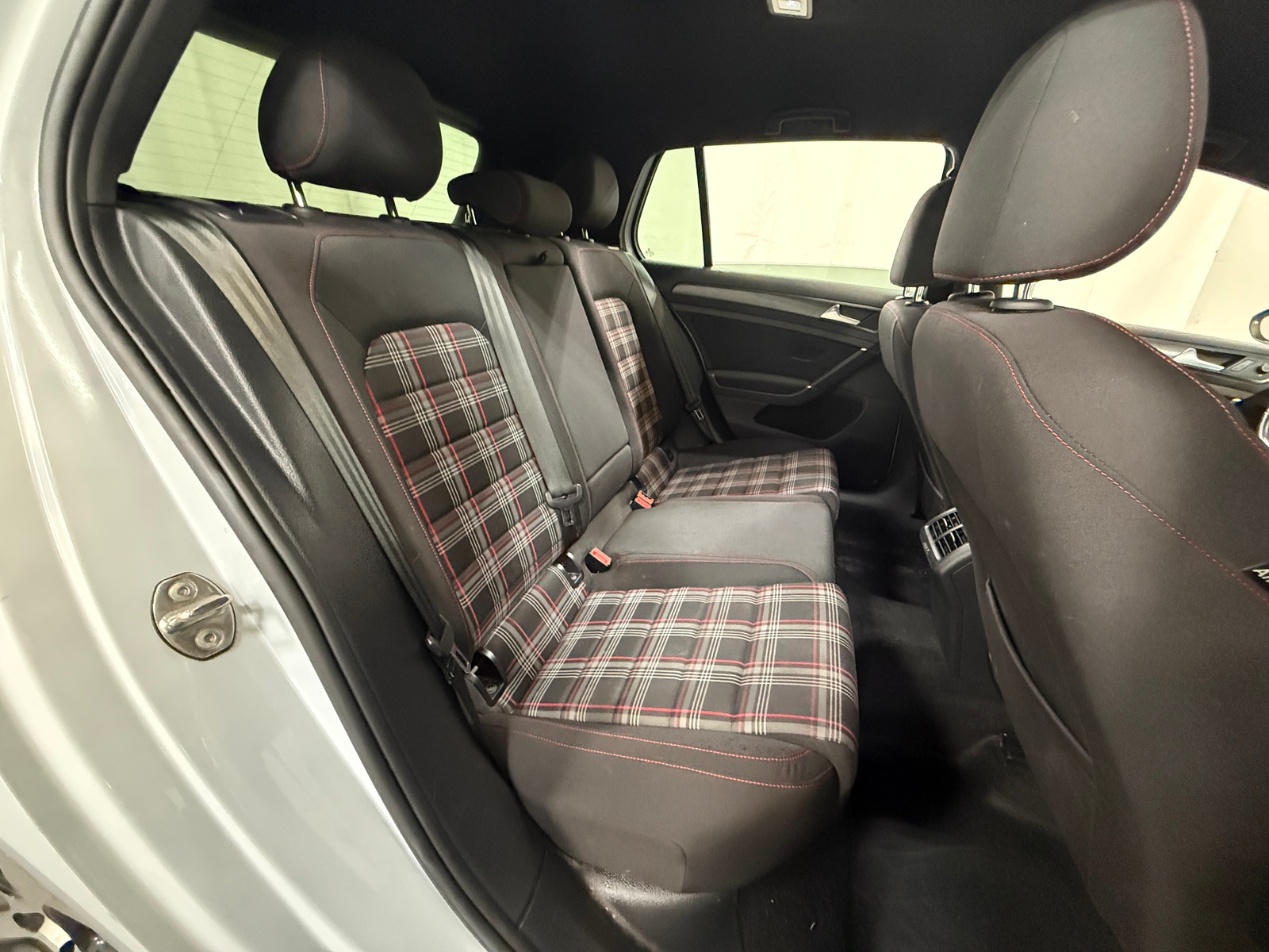 Thumbnail: 2019 Volkswagen Golf - 6