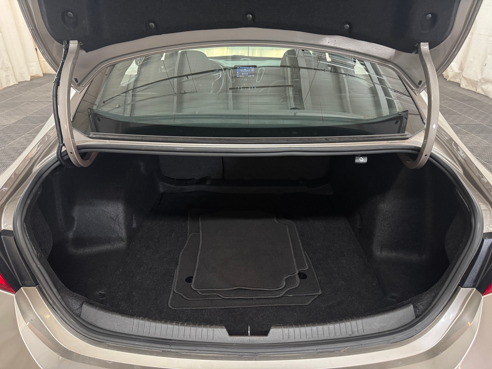 Thumbnail: 2024 Chevrolet Malibu - 7