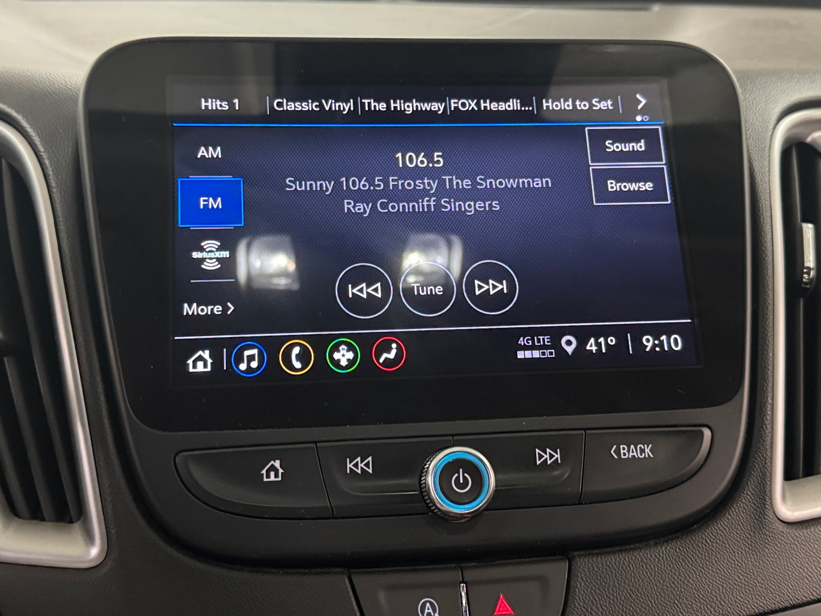 Thumbnail: 2024 Chevrolet Malibu - 4