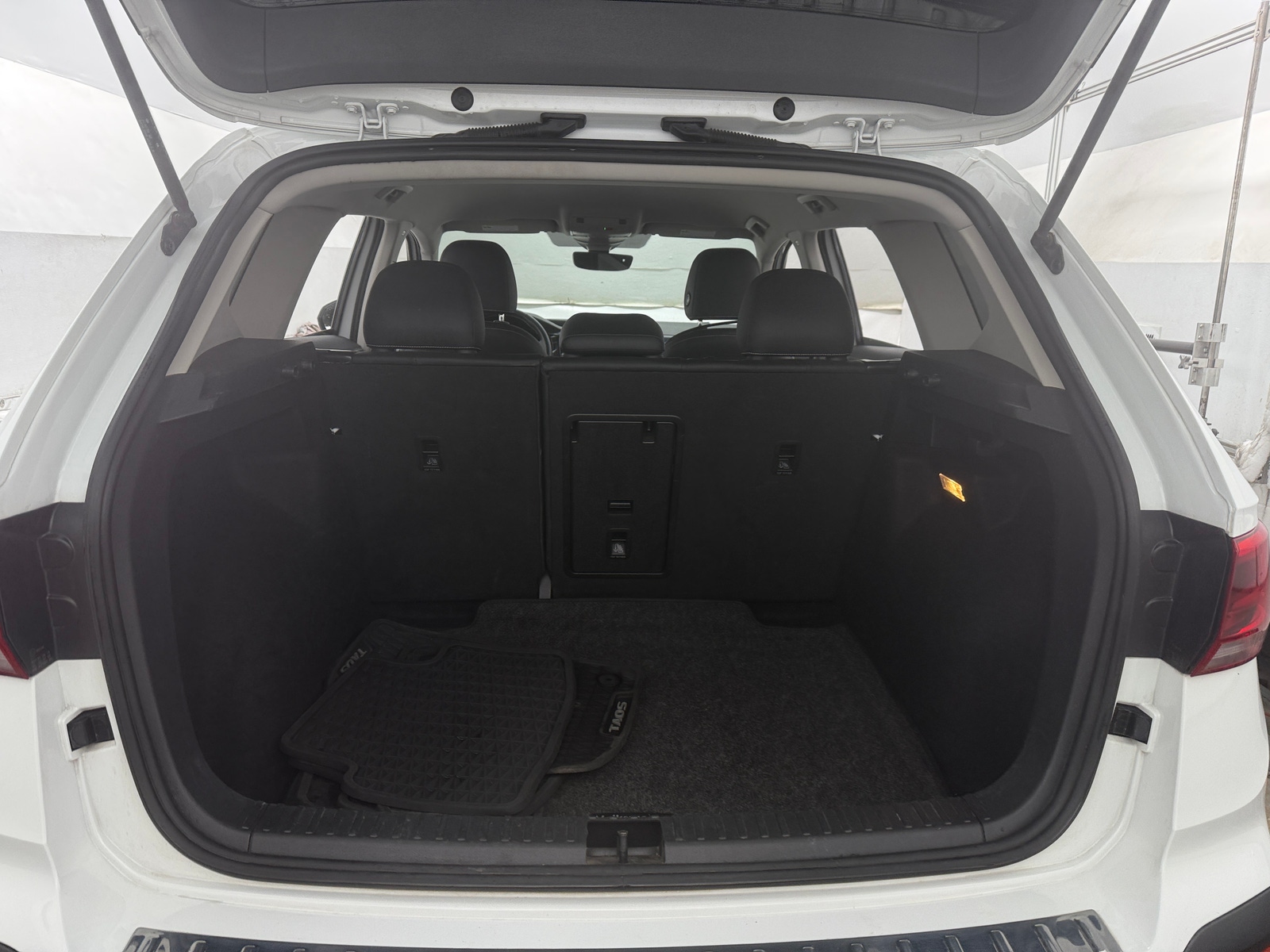 Thumbnail: 2022 Volkswagen Taos - 6