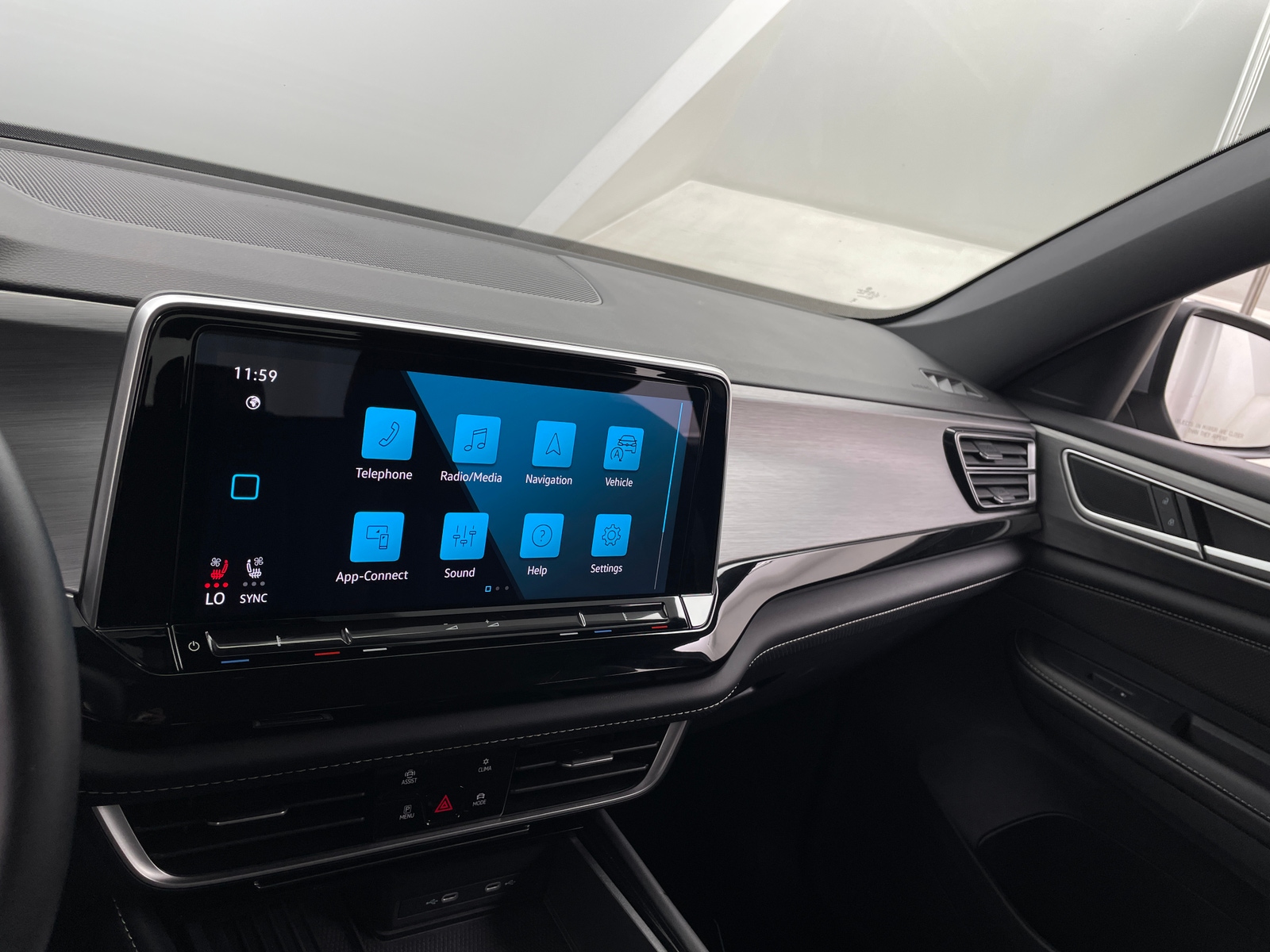 Thumbnail: 2025 Volkswagen Atlas - 3