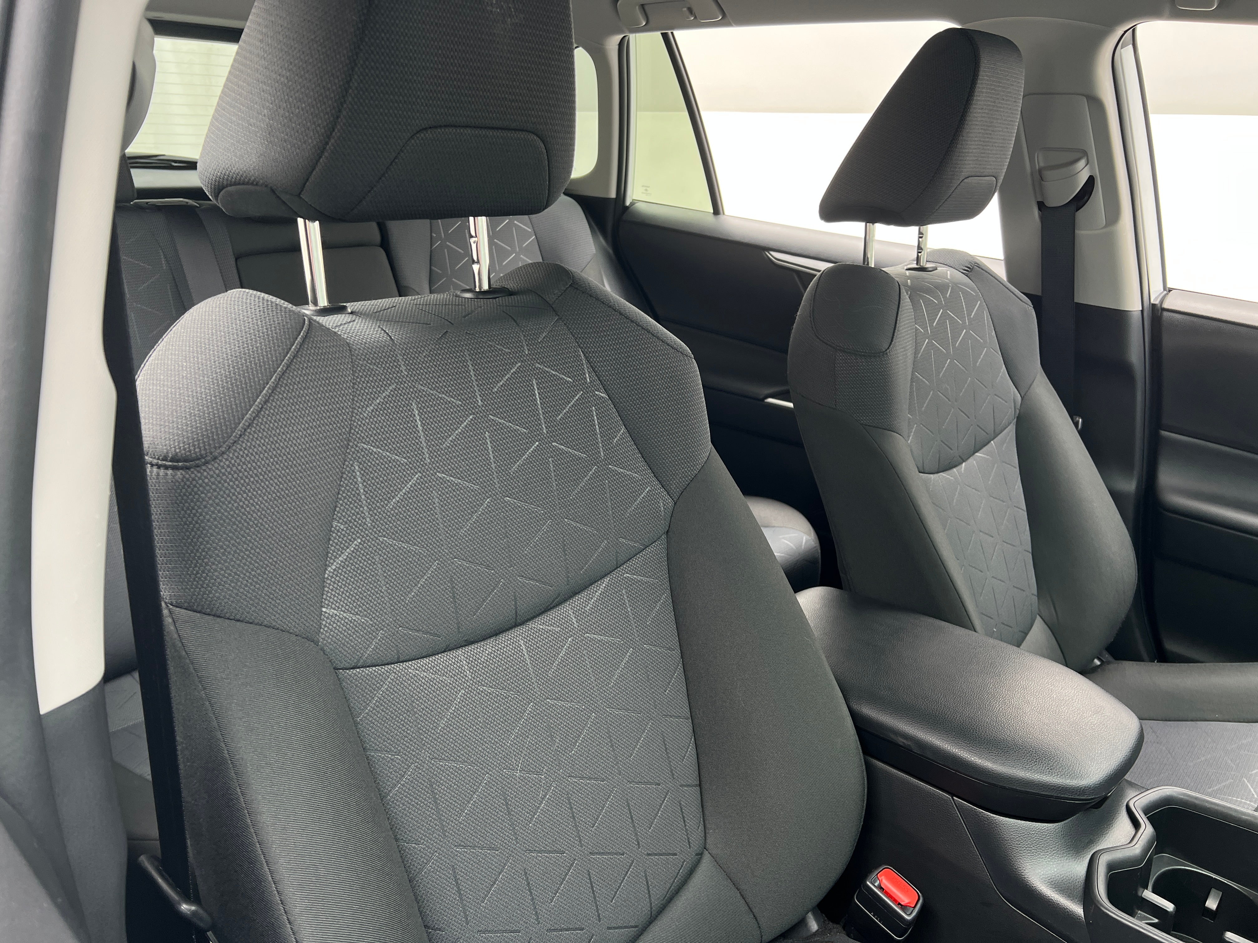 Used 2025 Toyota RAV4 XLE with VIN 2T3W1RFV3SC330519 for sale in Kansas City