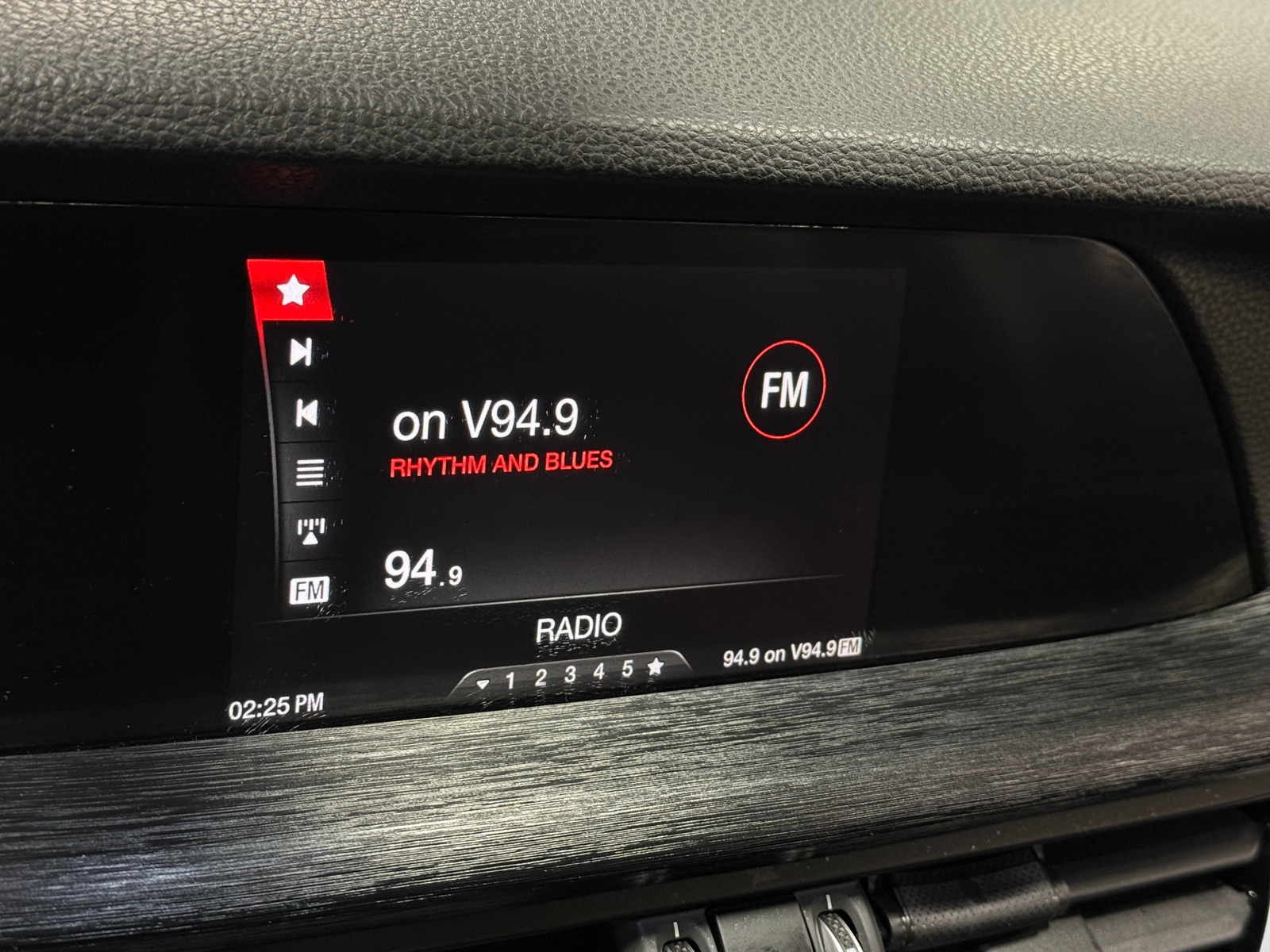 Thumbnail: 2019 Alfa Romeo Stelvio - 3