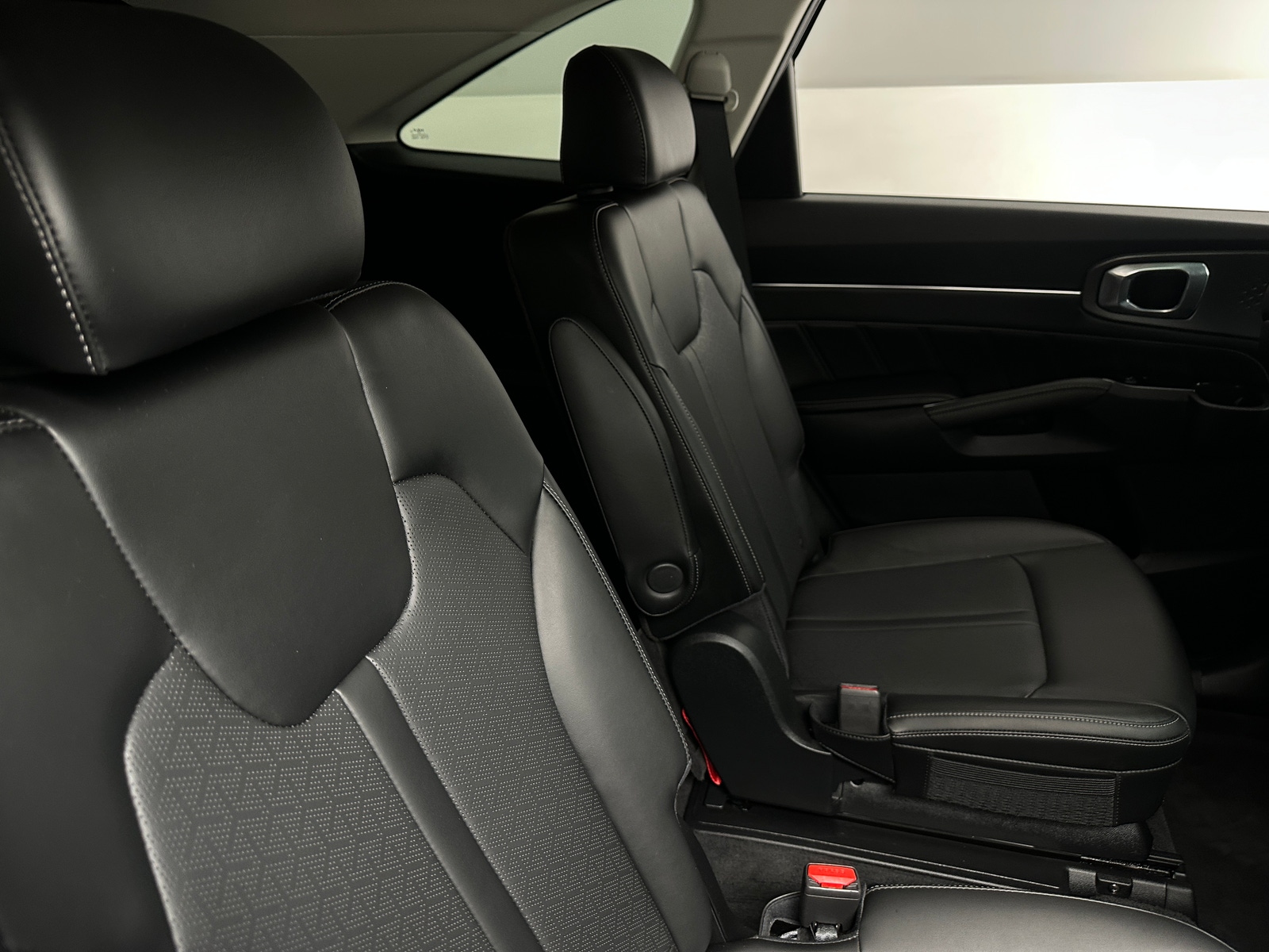 Thumbnail: 2023 Kia Sorento - 5