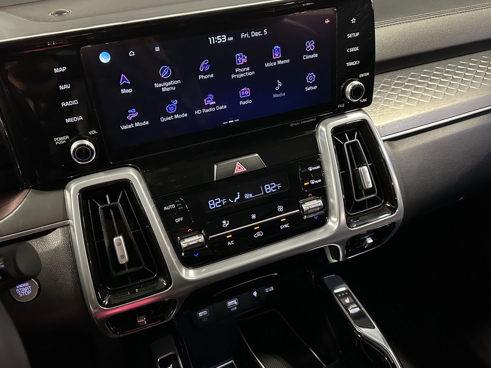 Thumbnail: 2023 Kia Sorento - 3