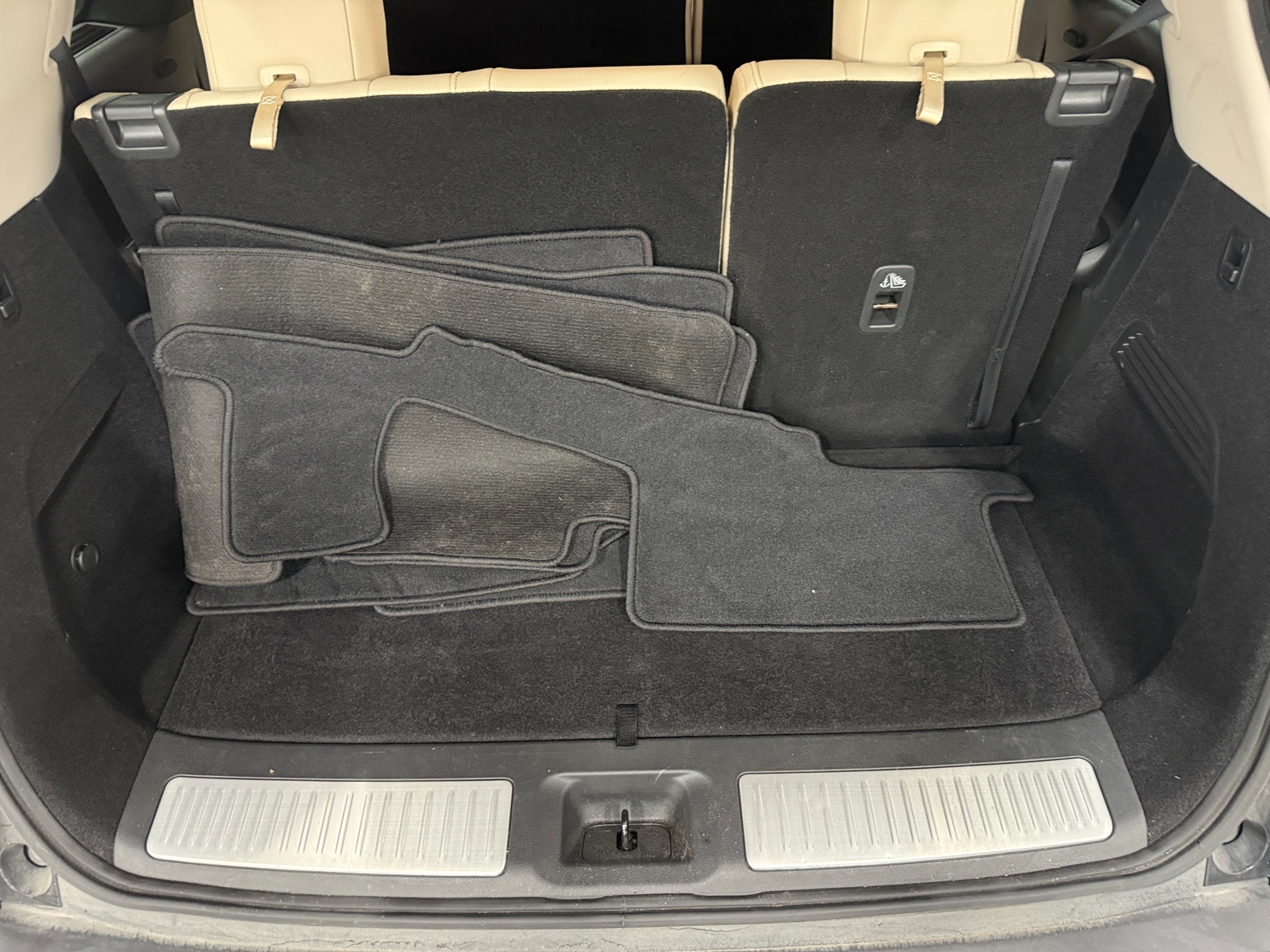 Thumbnail: 2023 INFINITI QX60 - 6