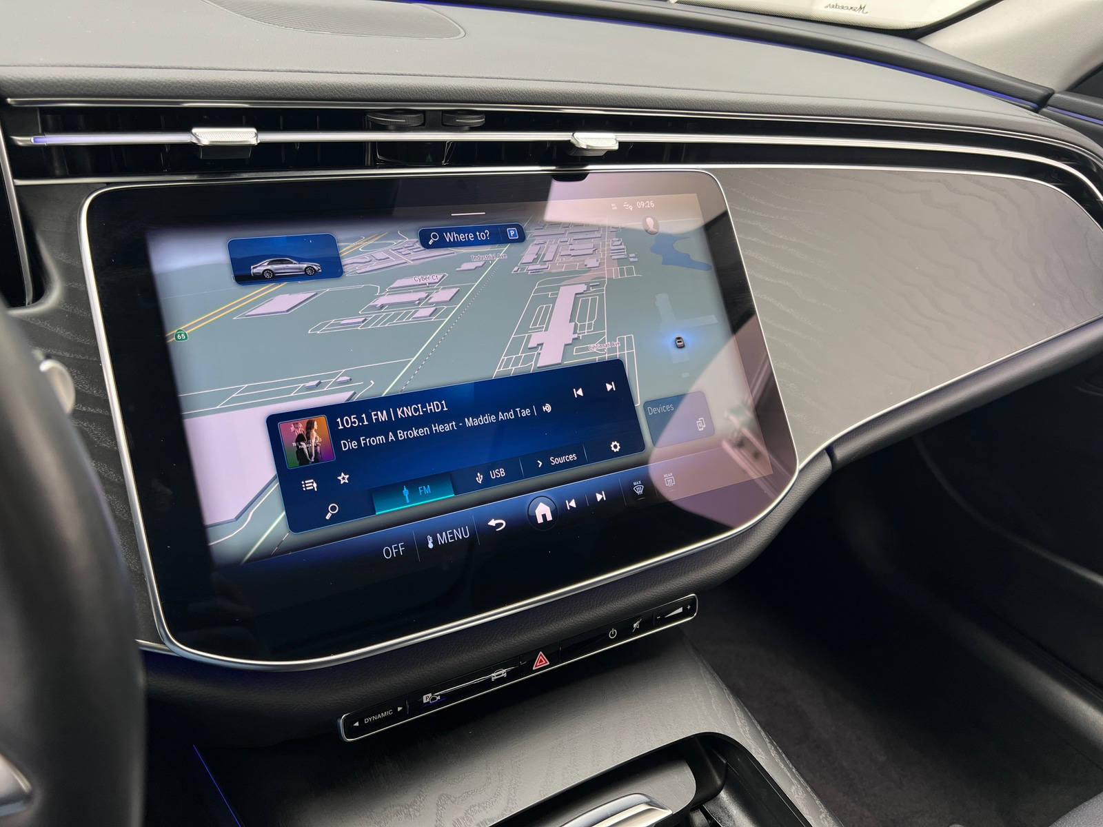 Thumbnail: 2025 Mercedes-Benz E-Class - 3