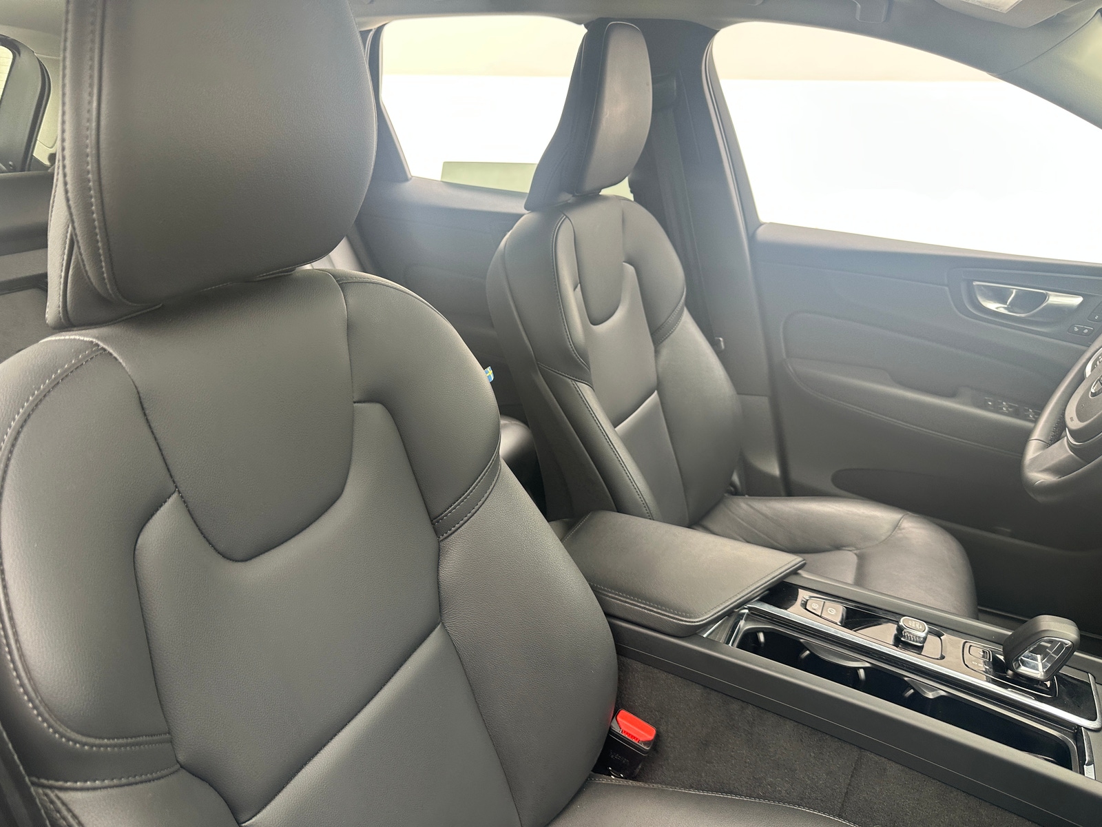 Thumbnail: 2025 Volvo XC60 - 2