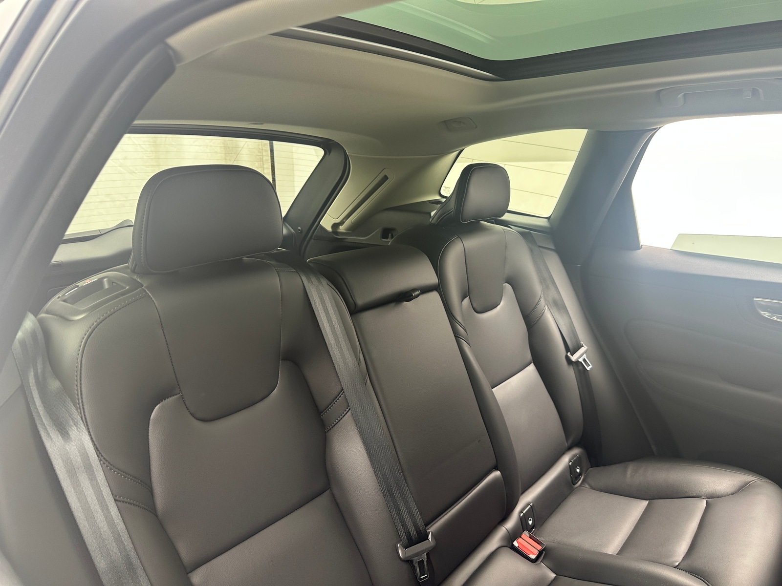 Thumbnail: 2025 Volvo XC60 - 6