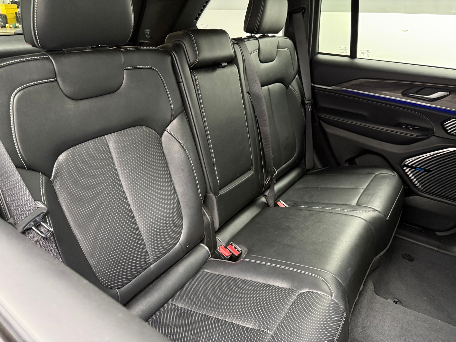 Thumbnail: 2022 Jeep Grand Cherokee - 5