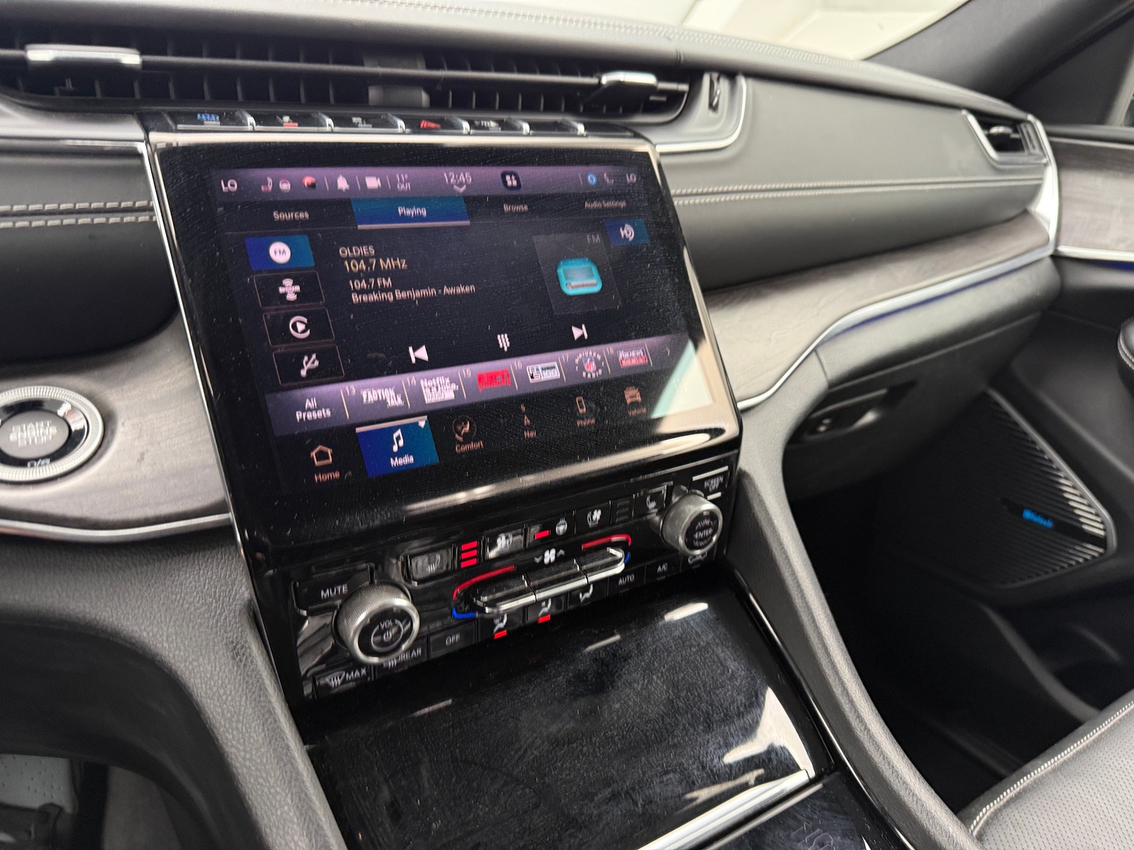 Thumbnail: 2022 Jeep Grand Cherokee - 3