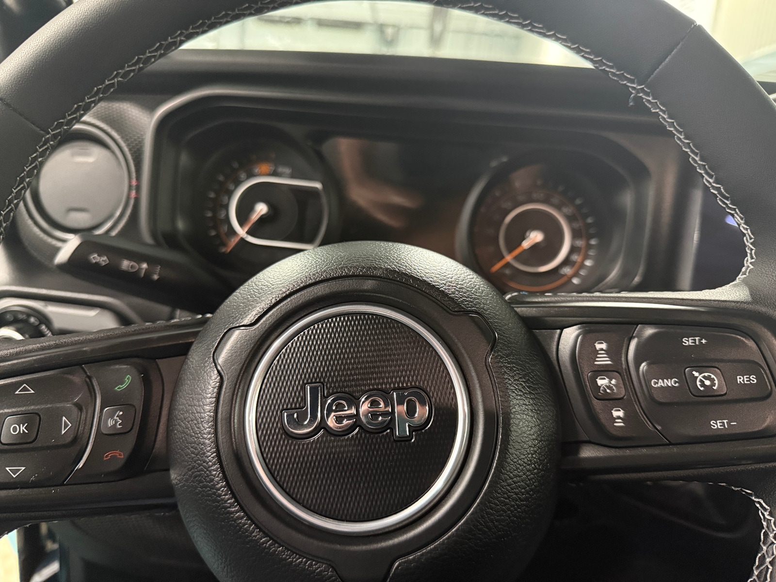 Thumbnail: 2025 Jeep Wrangler - 5