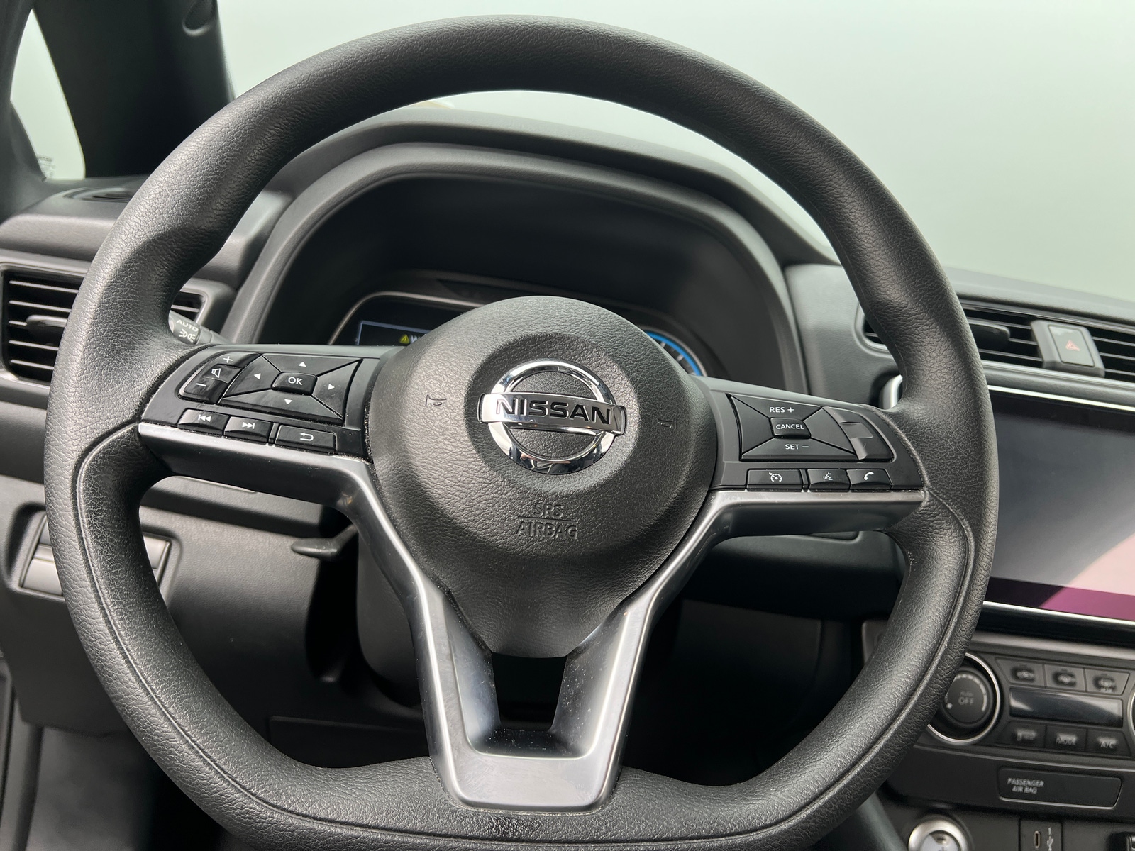 Thumbnail: 2021 Nissan Leaf - 5