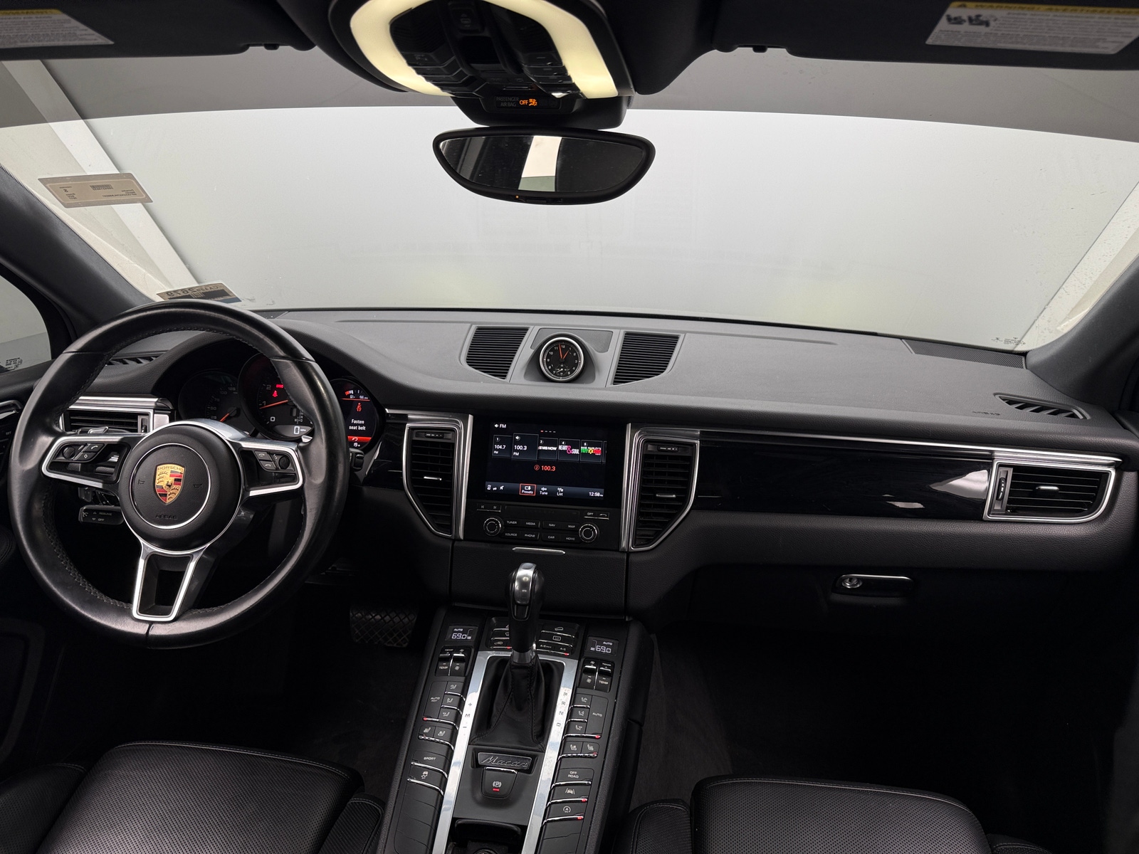 Thumbnail: 2017 Porsche Macan - 2