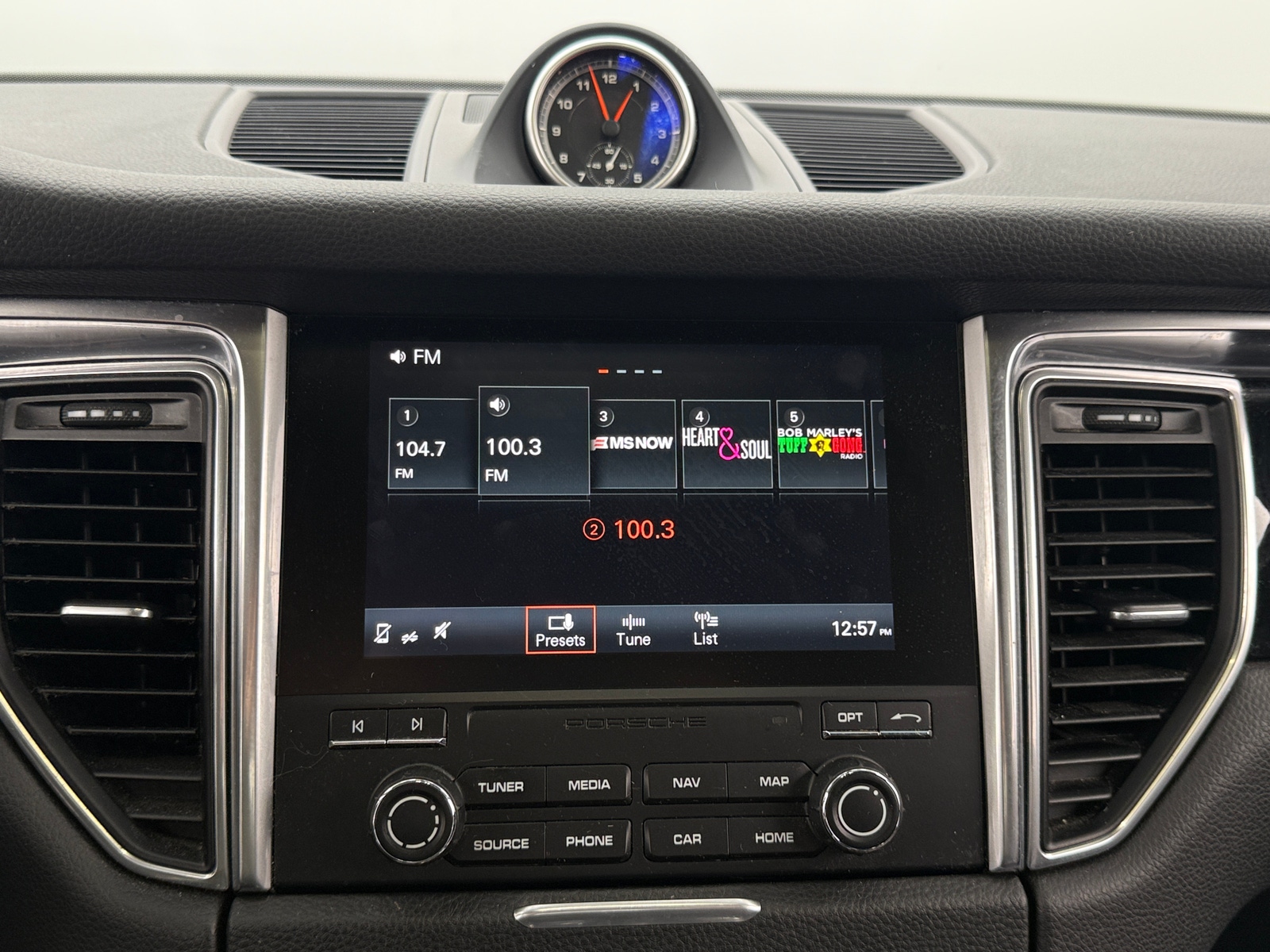 Thumbnail: 2017 Porsche Macan - 3