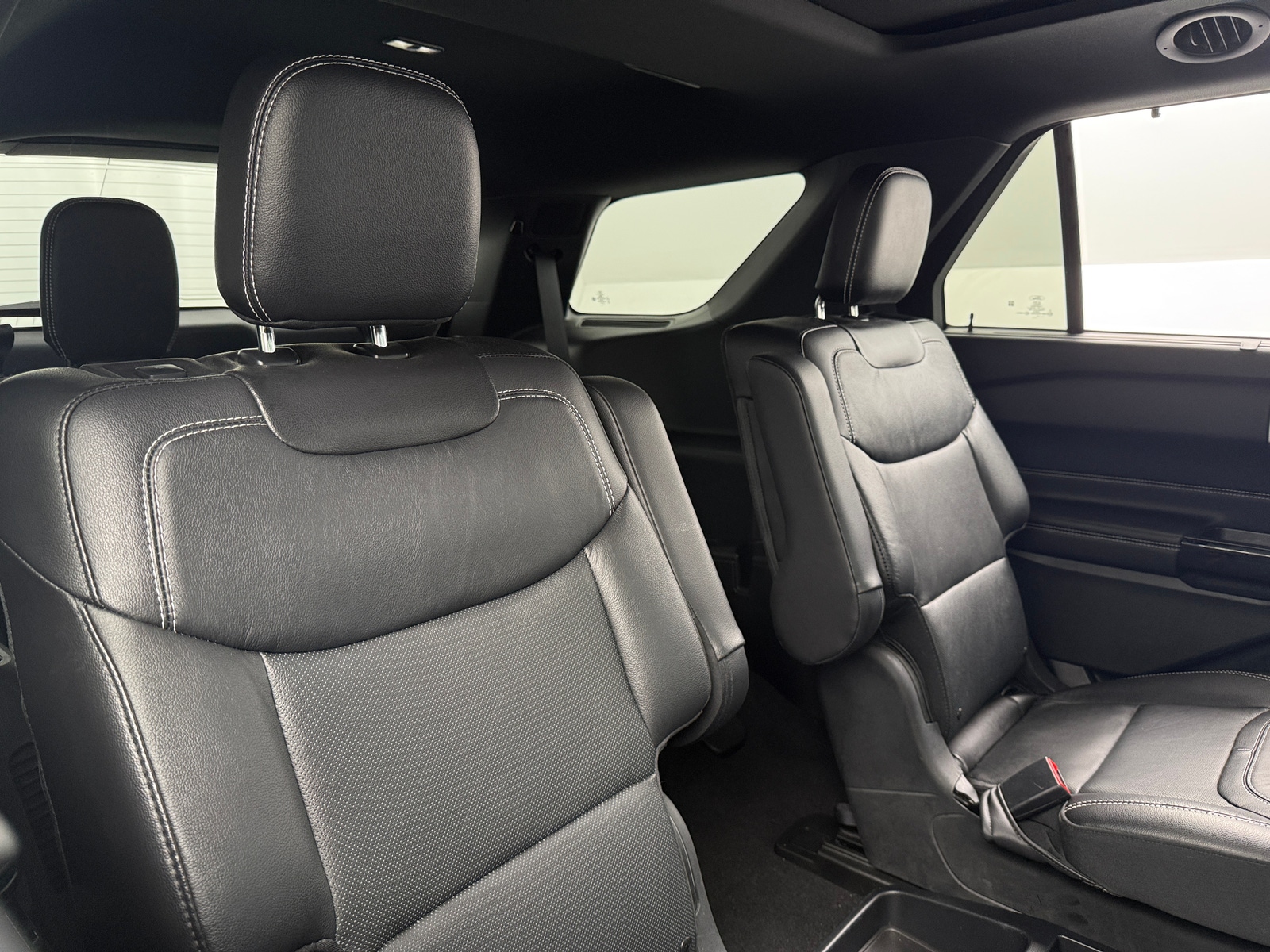 Thumbnail: 2021 Ford Explorer - 5