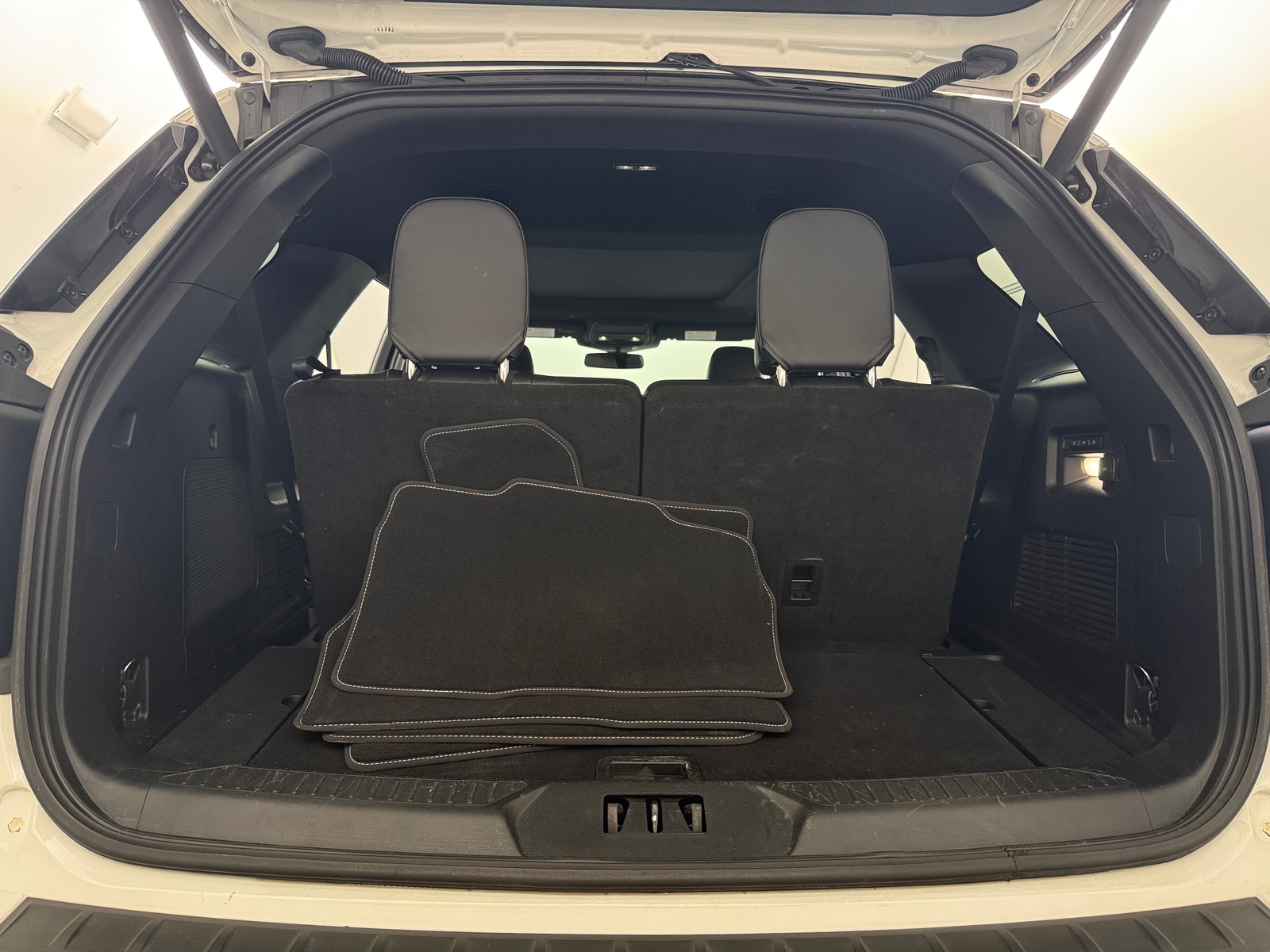 Thumbnail: 2021 Ford Explorer - 6