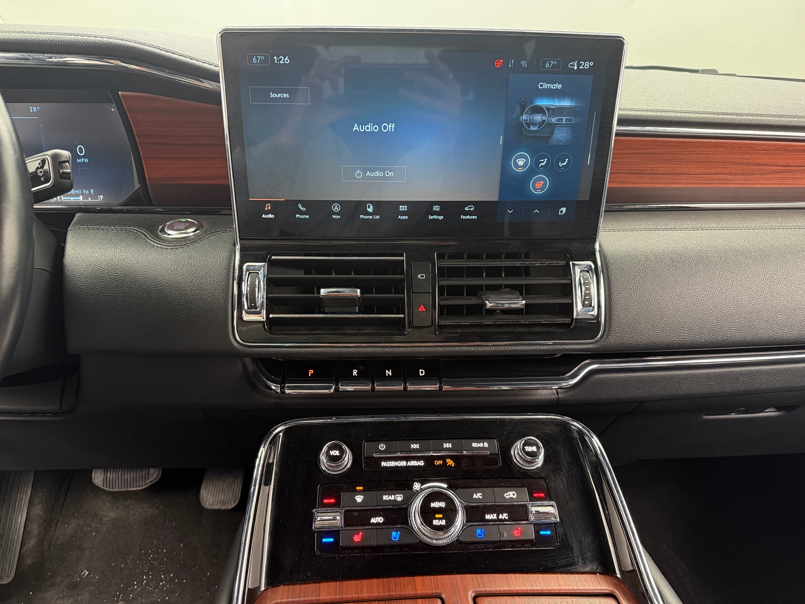 Thumbnail: 2024 Lincoln Navigator - 3