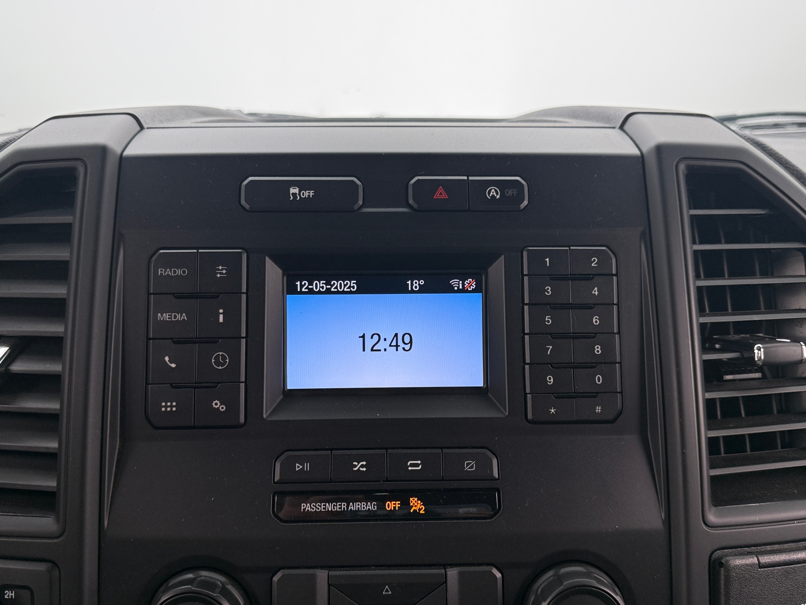 Thumbnail: 2019 Ford Econoline - 4