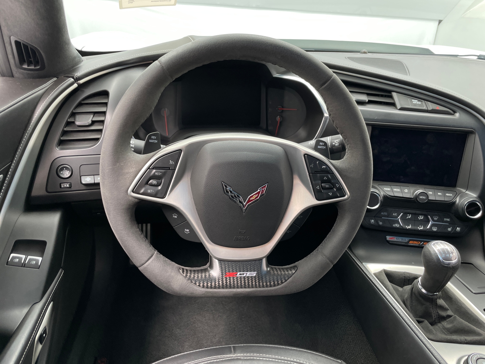 Thumbnail: 2015 Chevrolet Corvette - 3