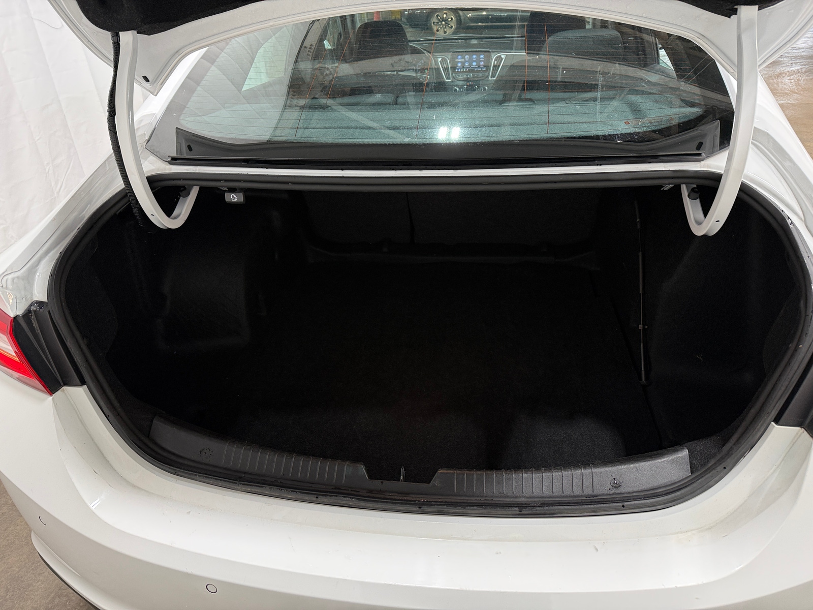 Thumbnail: 2024 Chevrolet Malibu - 7