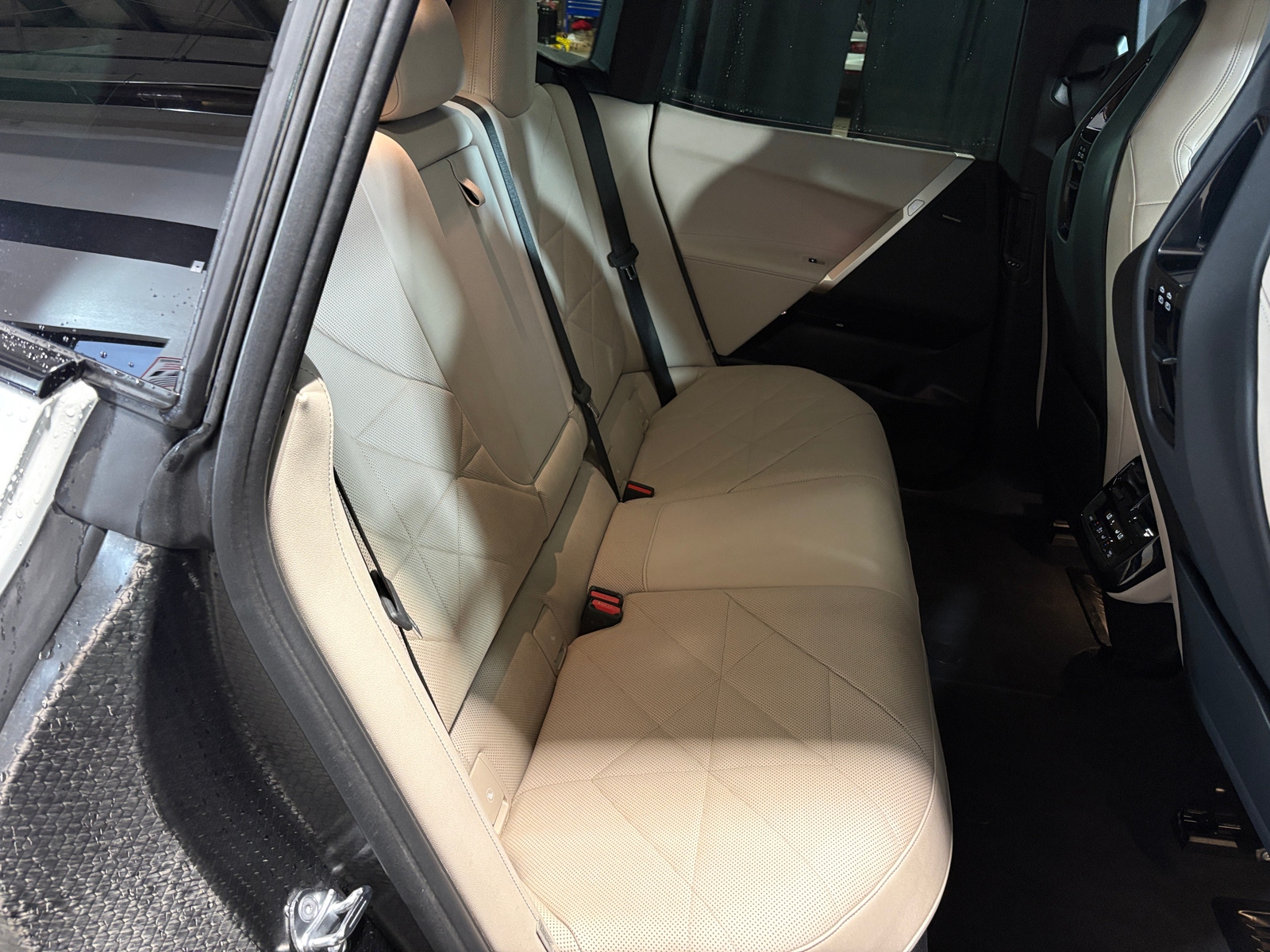 Thumbnail: 2022 BMW iX - 6