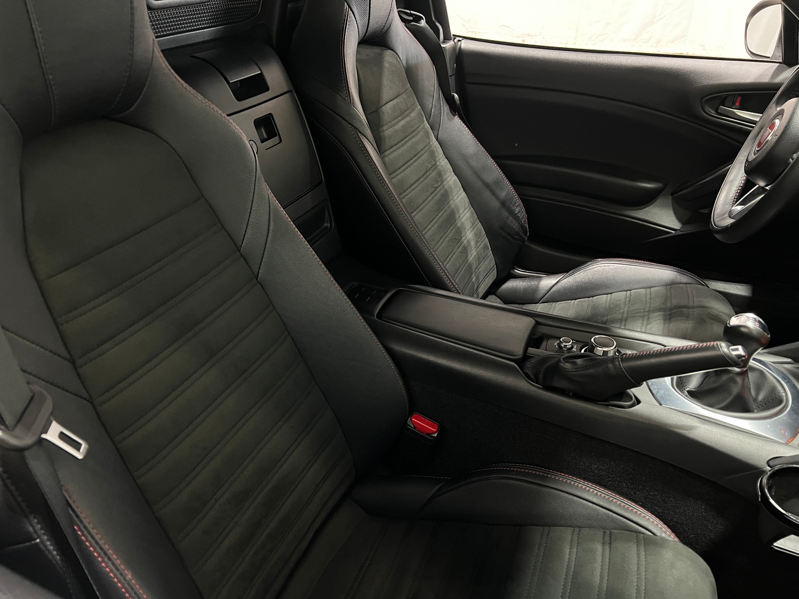 Thumbnail: 2017 Fiat 124 Spider - 2