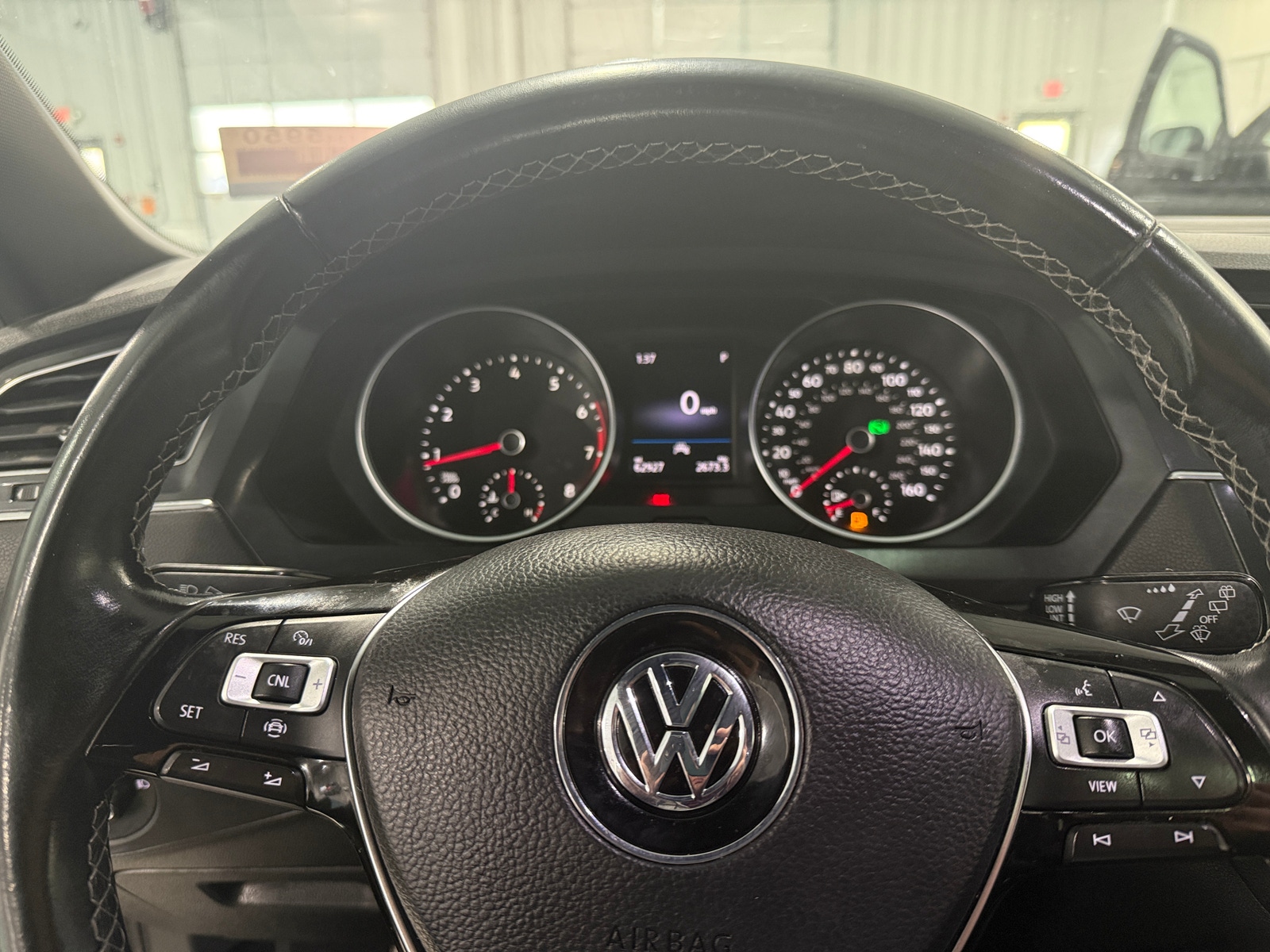 Thumbnail: 2020 Volkswagen Tiguan - 4