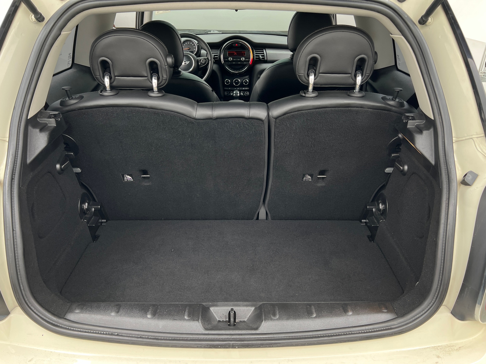 Thumbnail: 2015 MINI Cooper Hardtop - 7