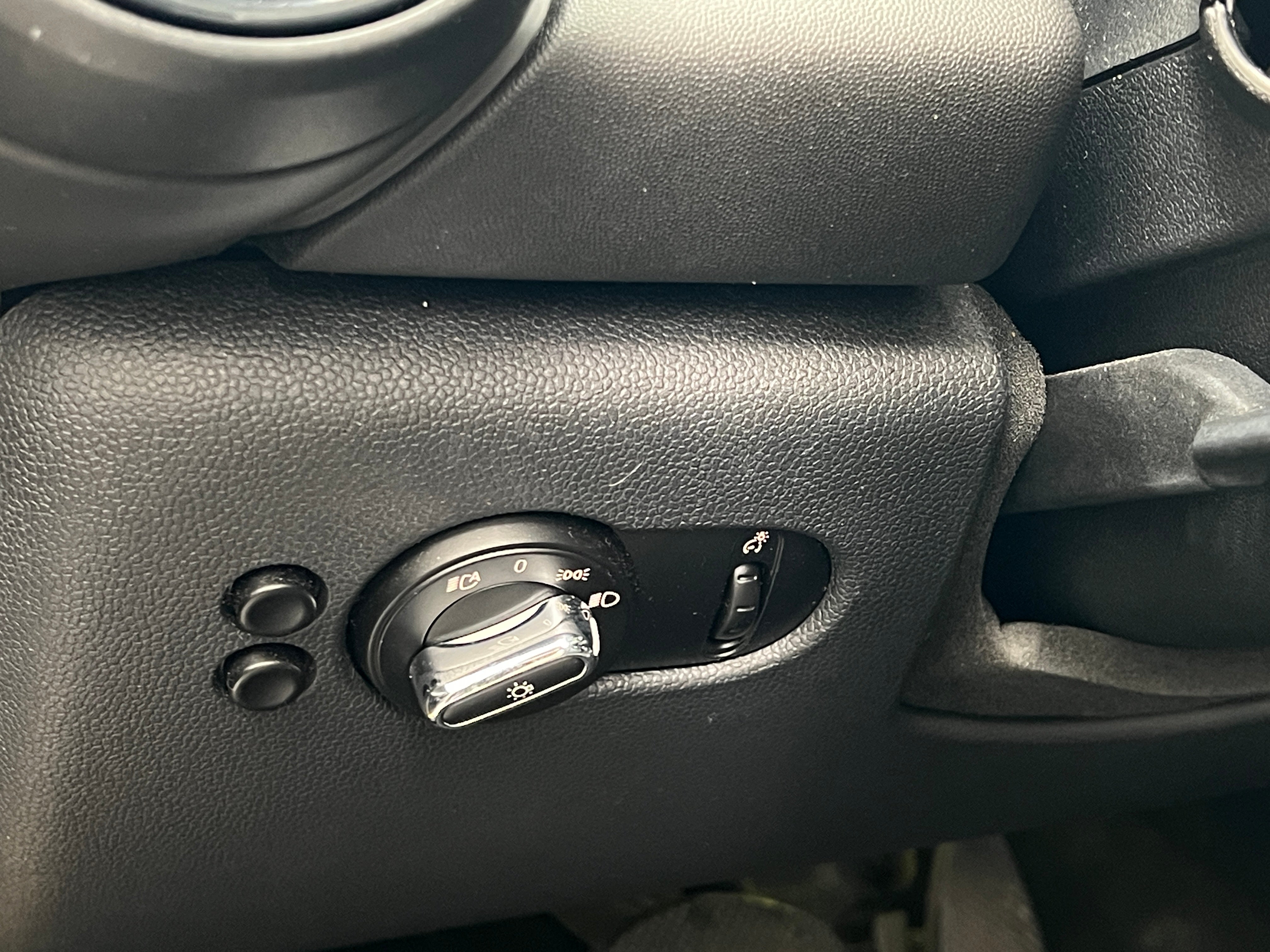 Used 2015 MINI Cooper Base with VIN WMWXM5C50F3A59046 for sale in Oak Creek, WI