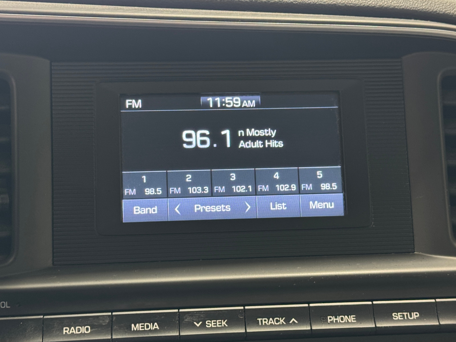 Thumbnail: 2020 Hyundai Elantra - 4