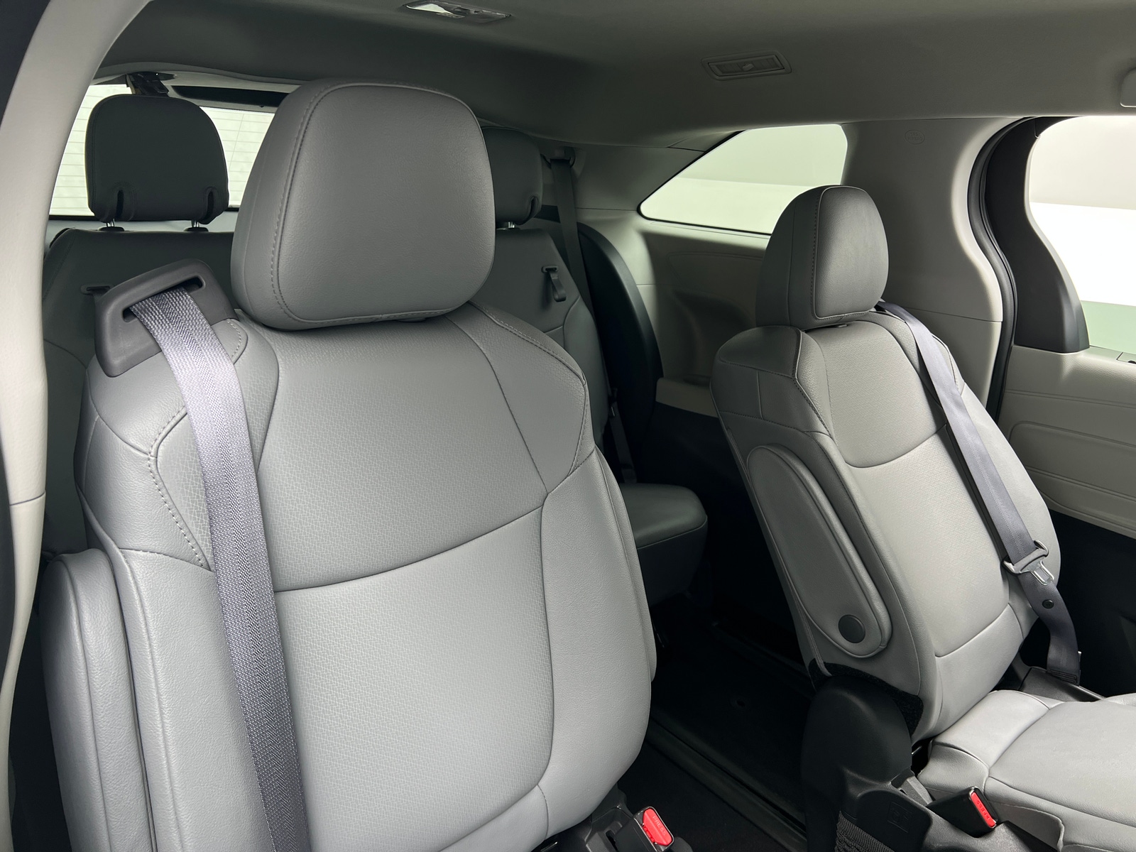 Thumbnail: 2024 Toyota Sienna - 5