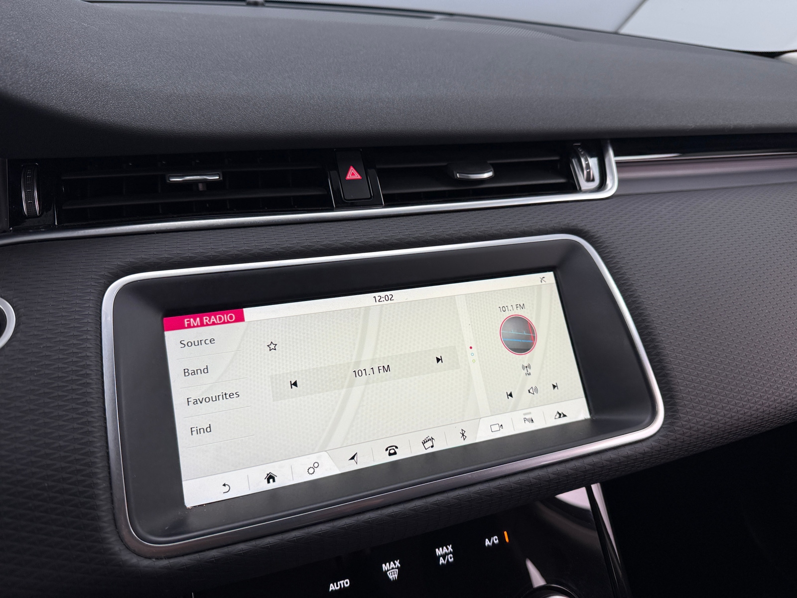 Thumbnail: 2020 Land Rover Range Rover Evoque - 3