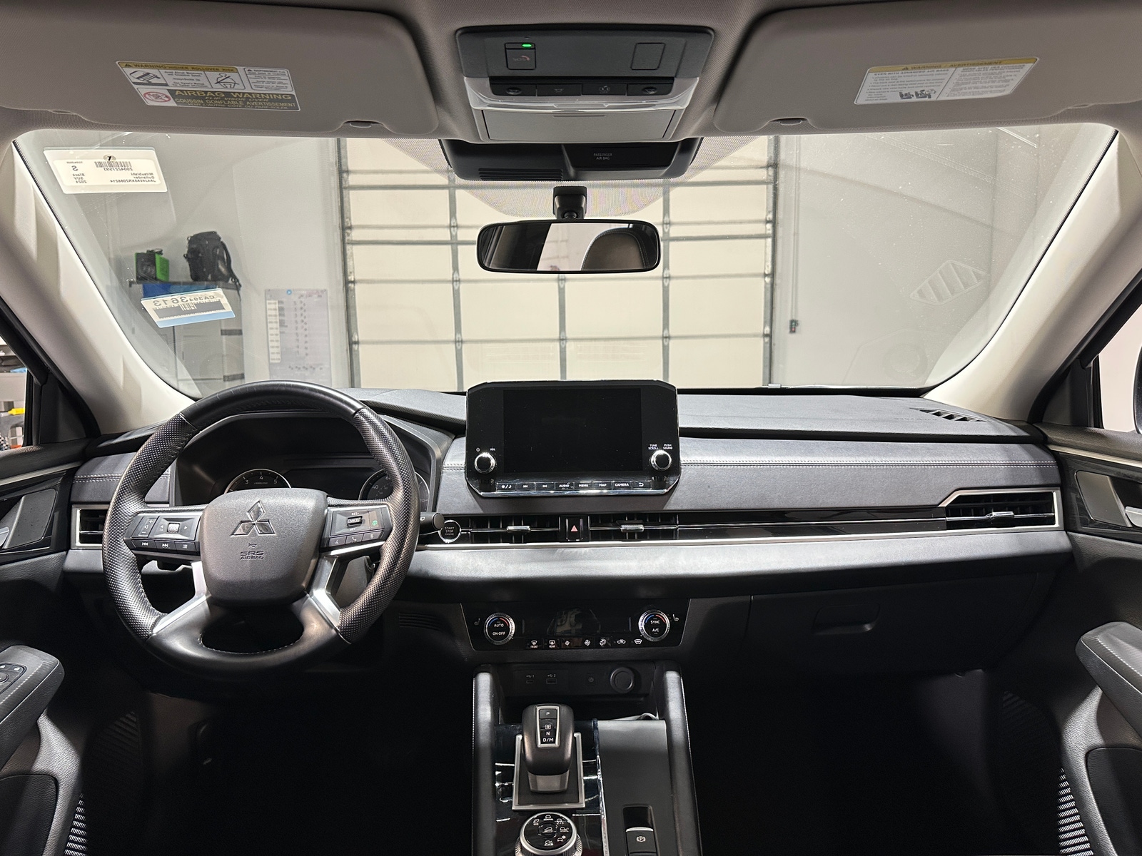 Thumbnail: 2024 Mitsubishi Outlander - 2