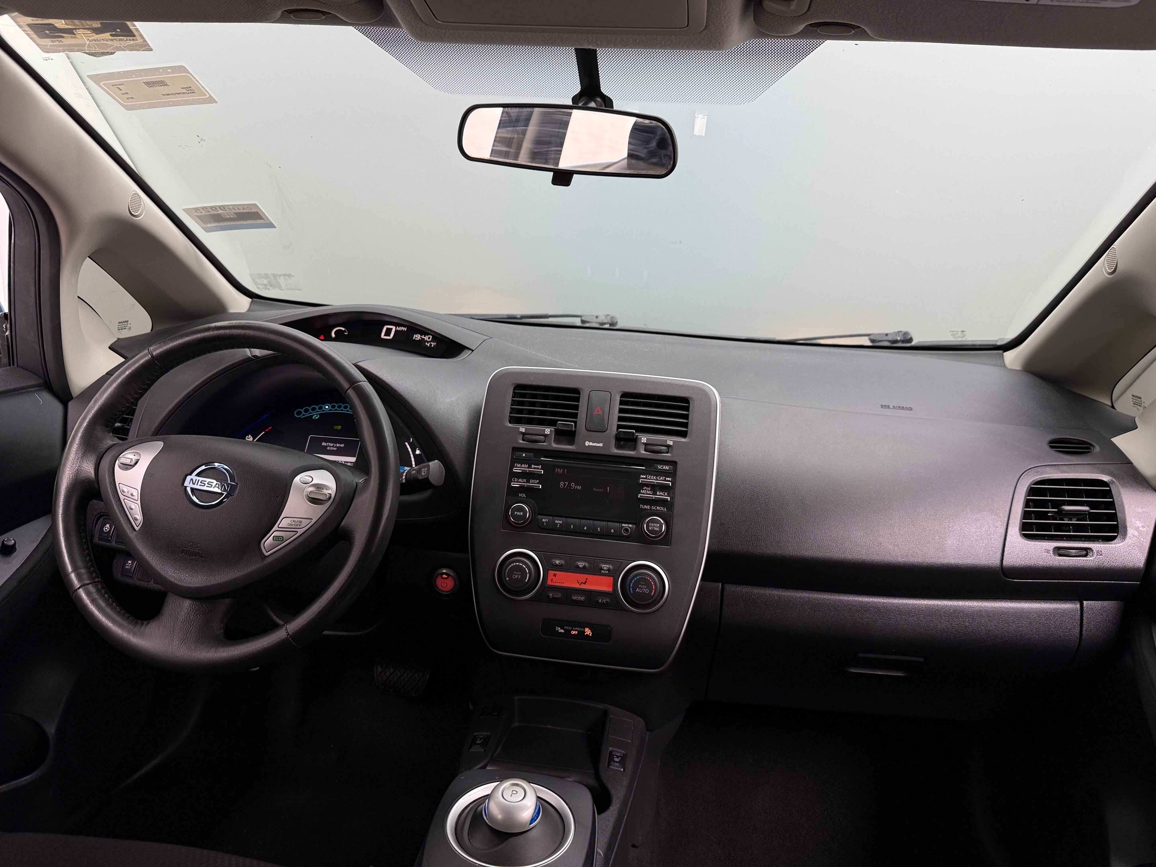 Used 2015 Nissan LEAF S with VIN 1N4AZ0CP9FC318912 for sale in Oak Creek, WI