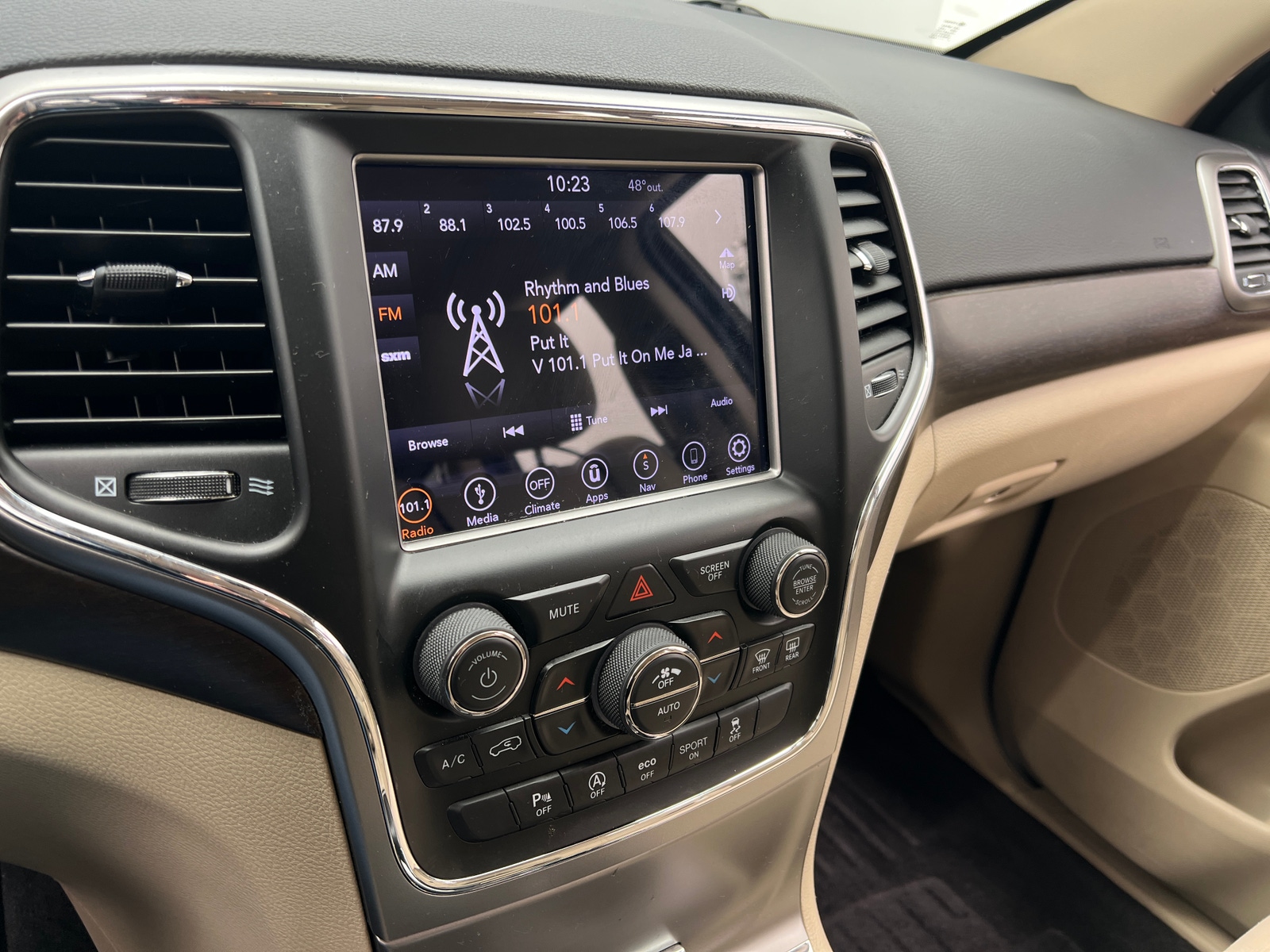 Thumbnail: 2018 Jeep Grand Cherokee - 4