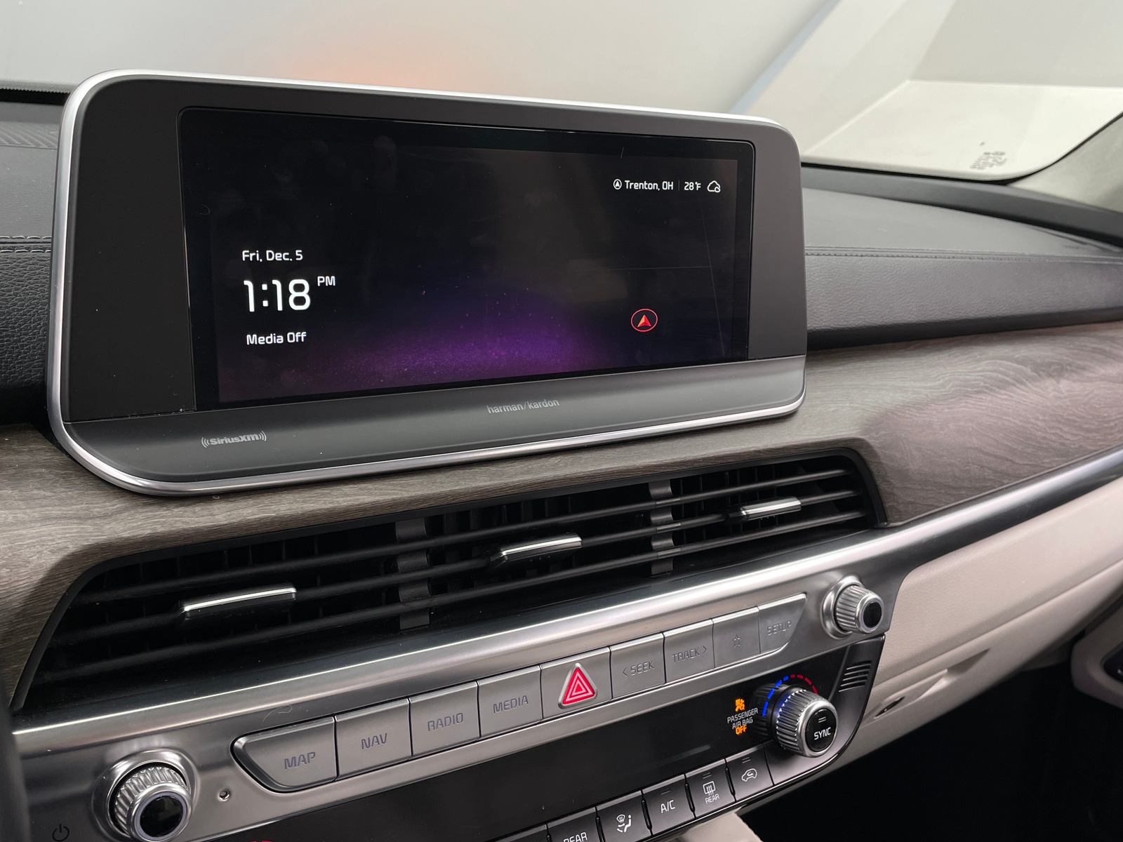 Thumbnail: 2020 Kia Telluride - 3