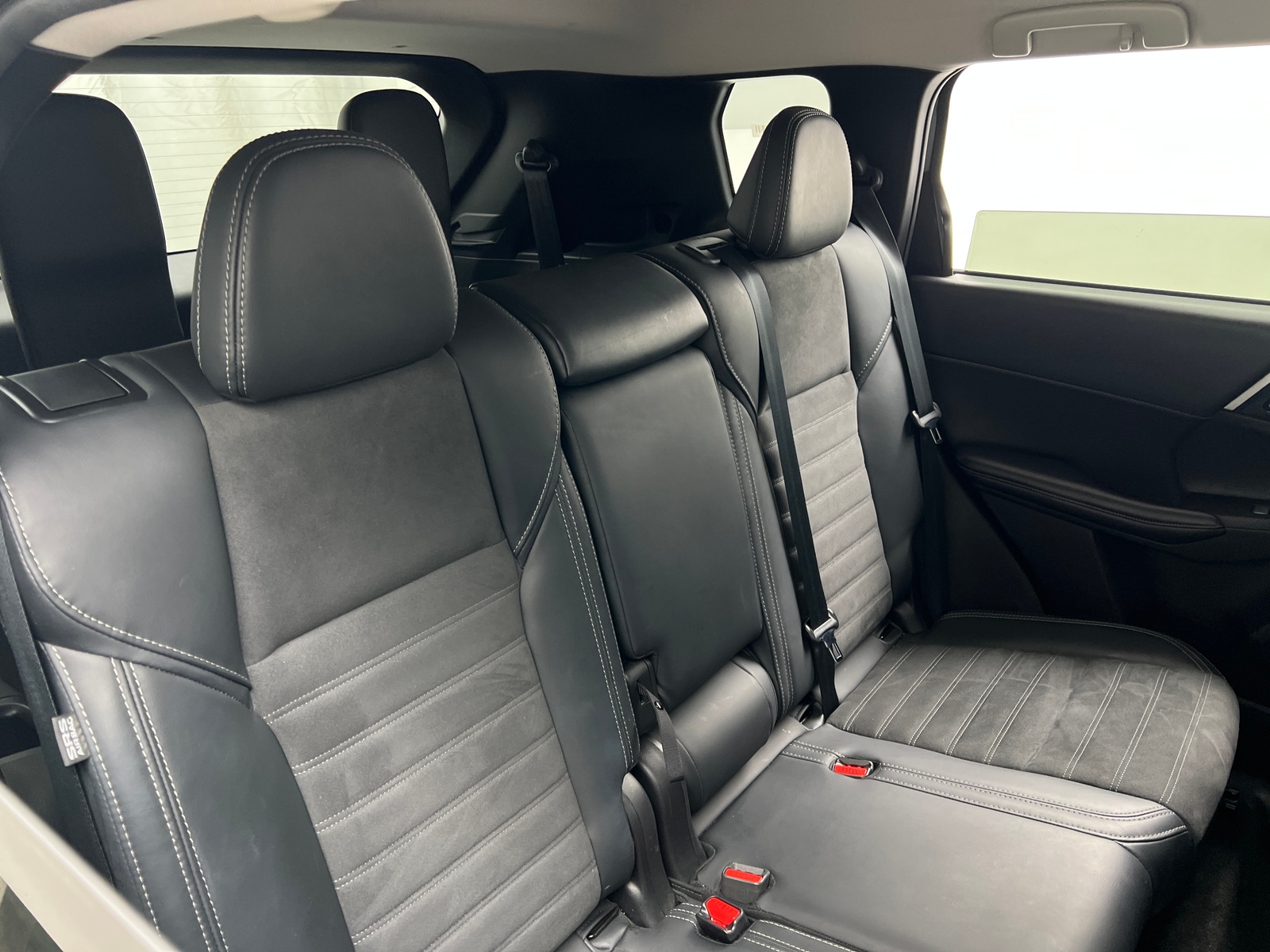 Thumbnail: 2024 Mitsubishi Outlander - 5