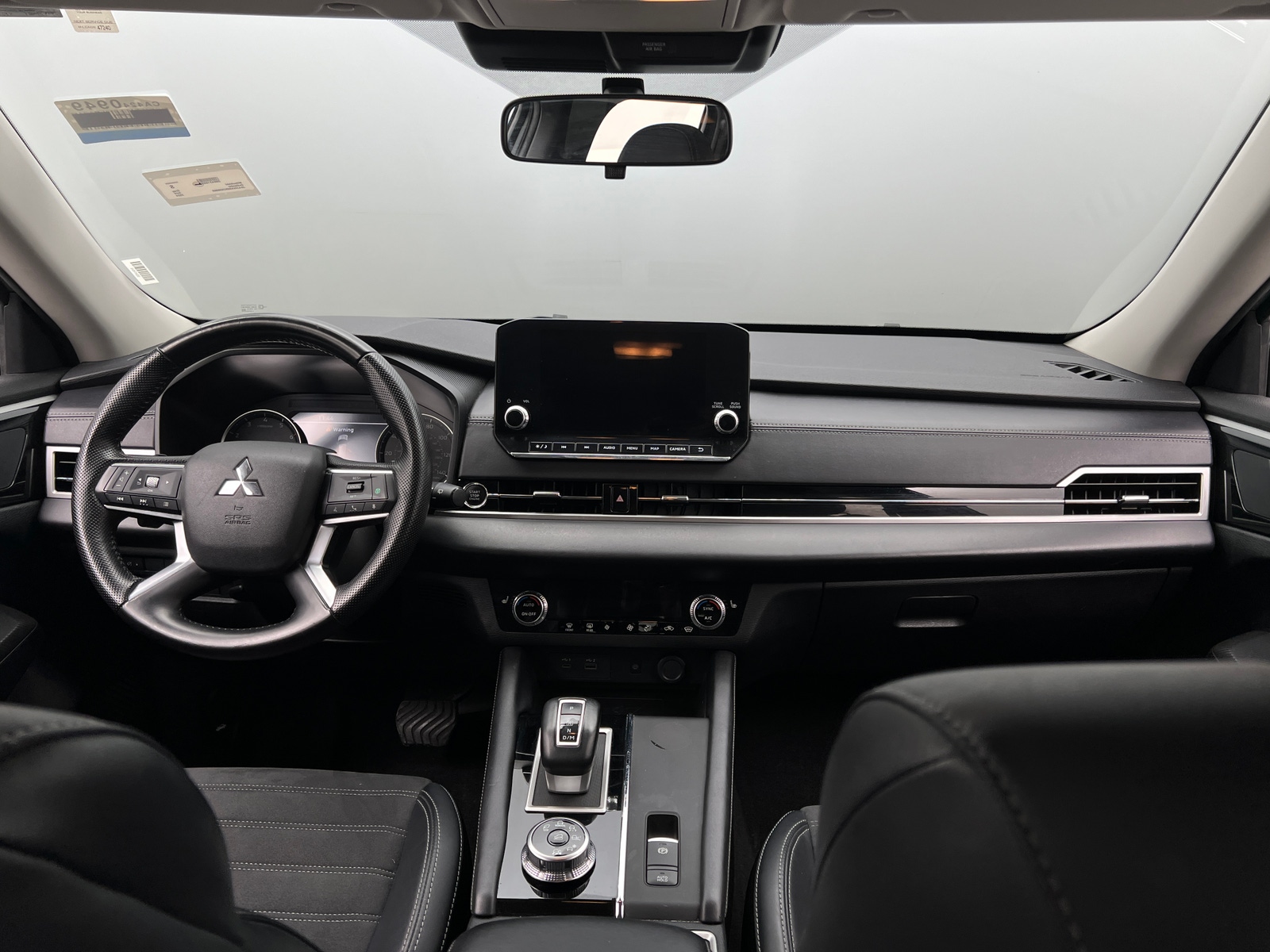 Thumbnail: 2024 Mitsubishi Outlander - 2