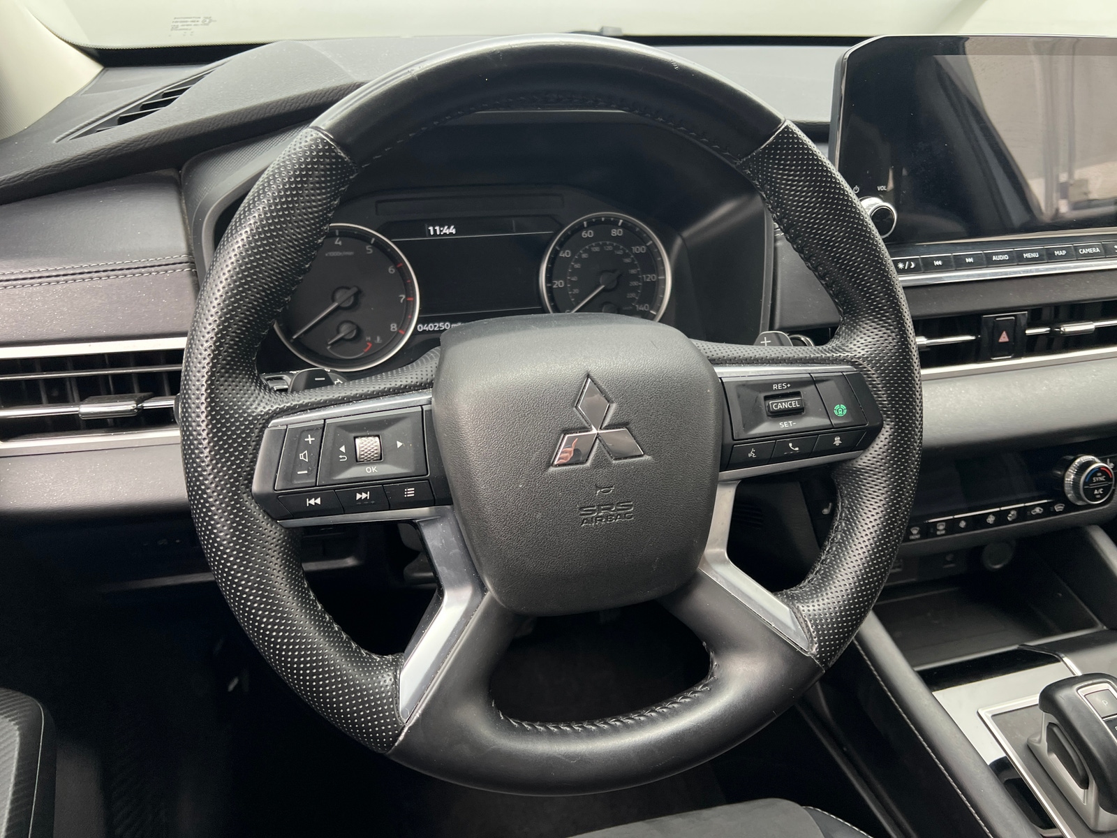 Thumbnail: 2024 Mitsubishi Outlander - 4