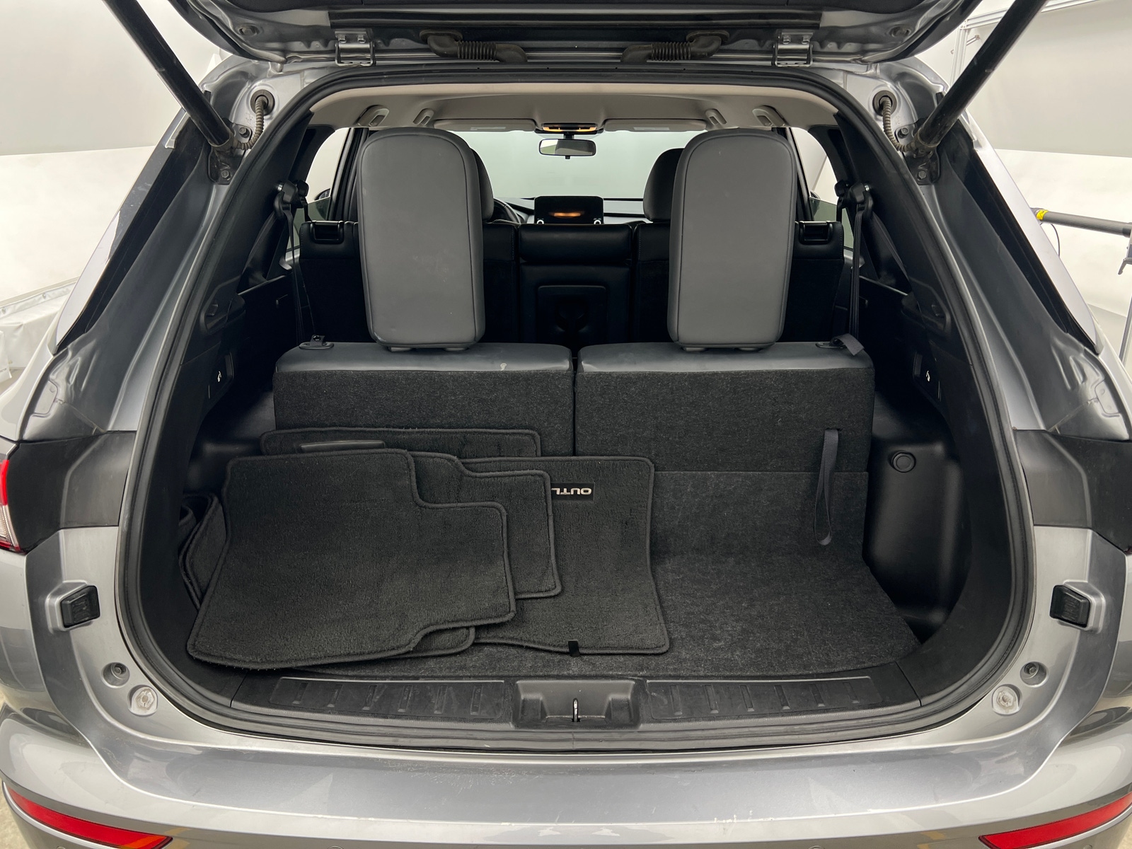 Thumbnail: 2024 Mitsubishi Outlander - 6