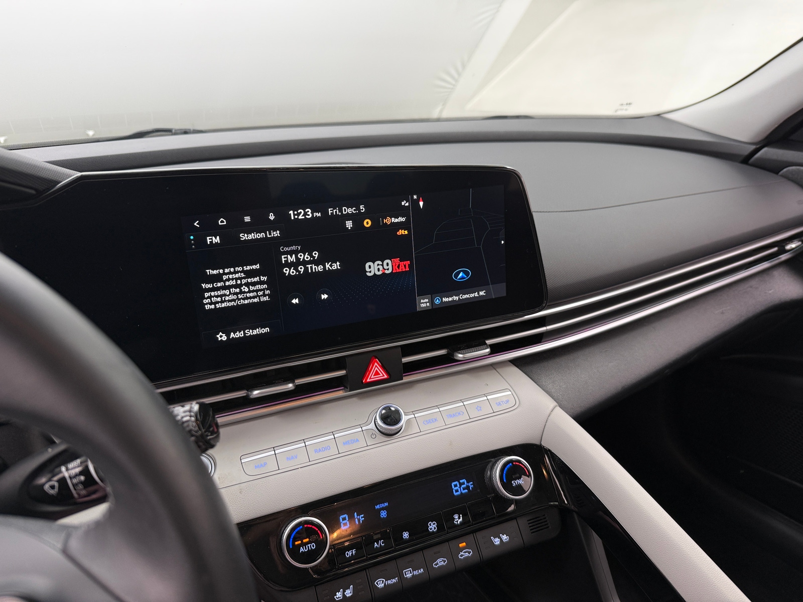 Thumbnail: 2023 Hyundai Elantra - 3