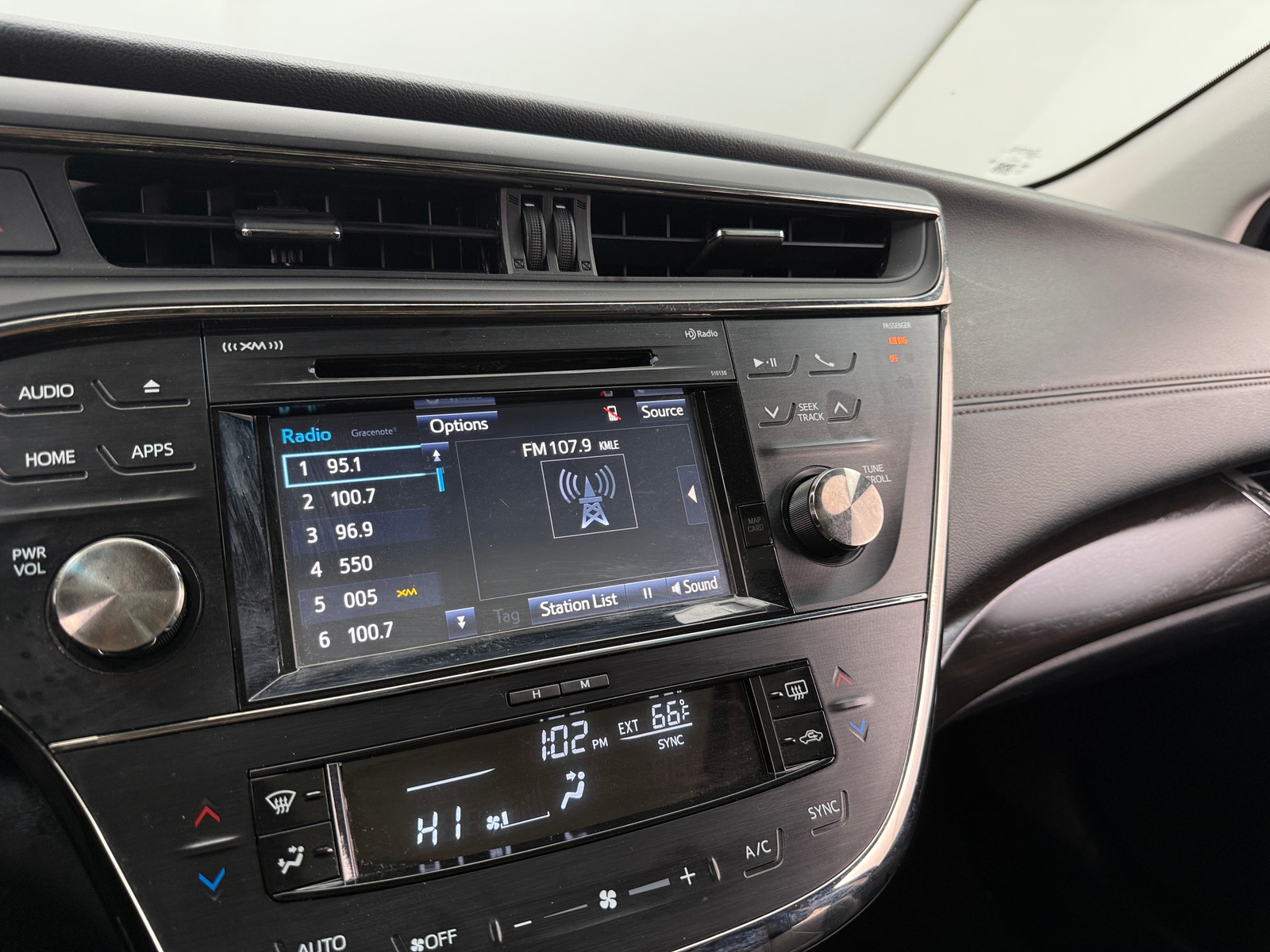 Thumbnail: 2018 Toyota Avalon - 3