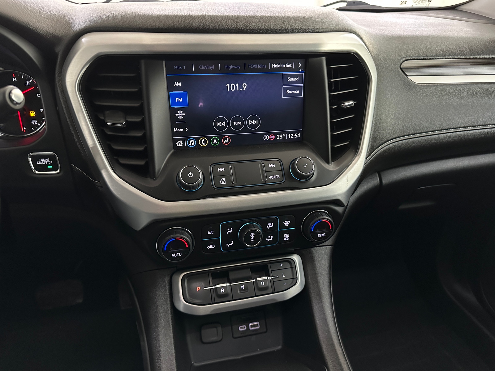 Thumbnail: 2022 GMC Acadia - 3